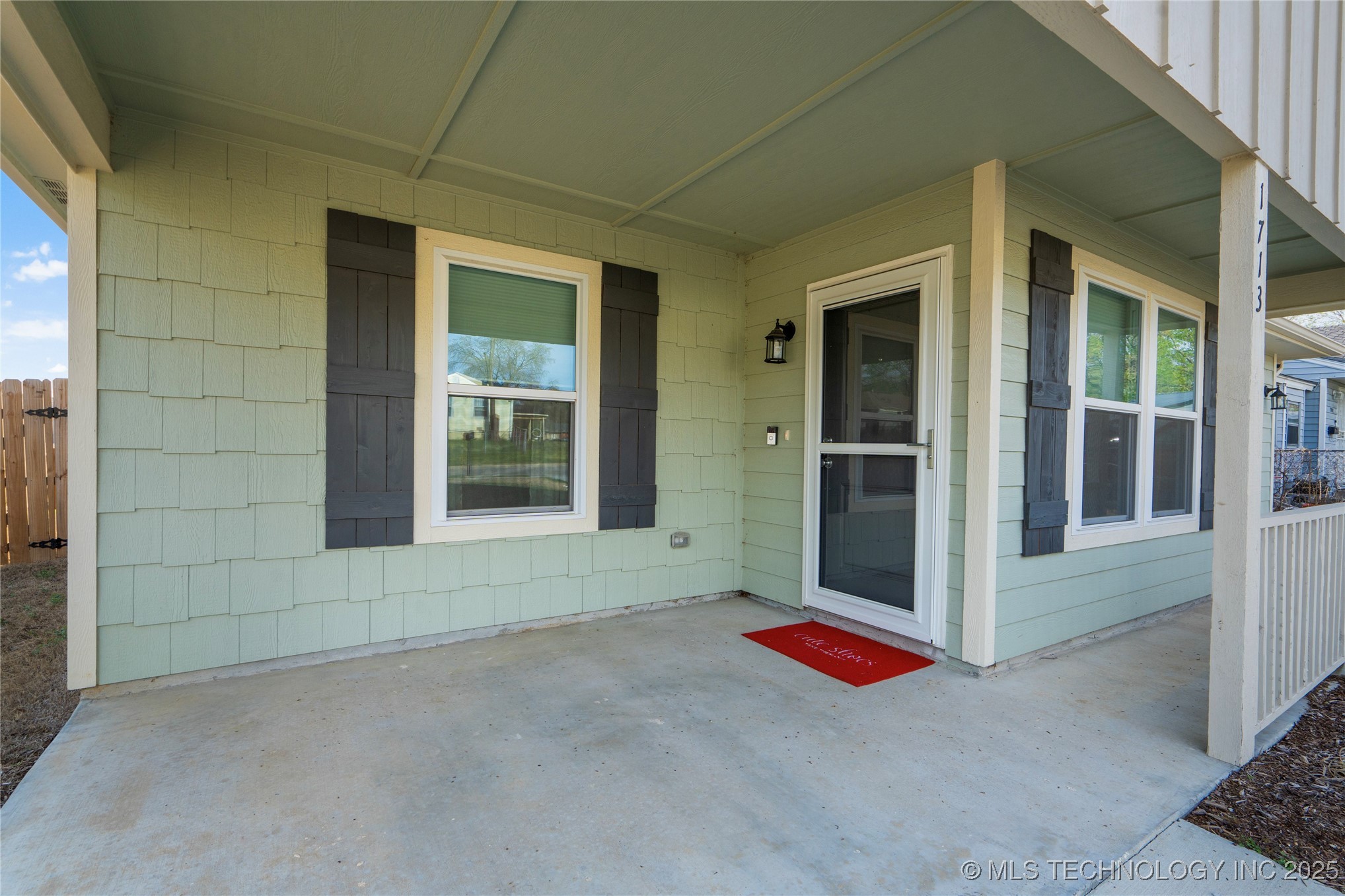 1713 N Oswego Place Property Photo 12