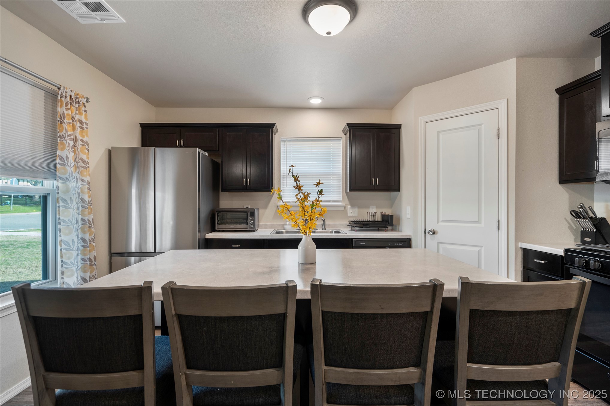 1713 N Oswego Place Property Photo 17