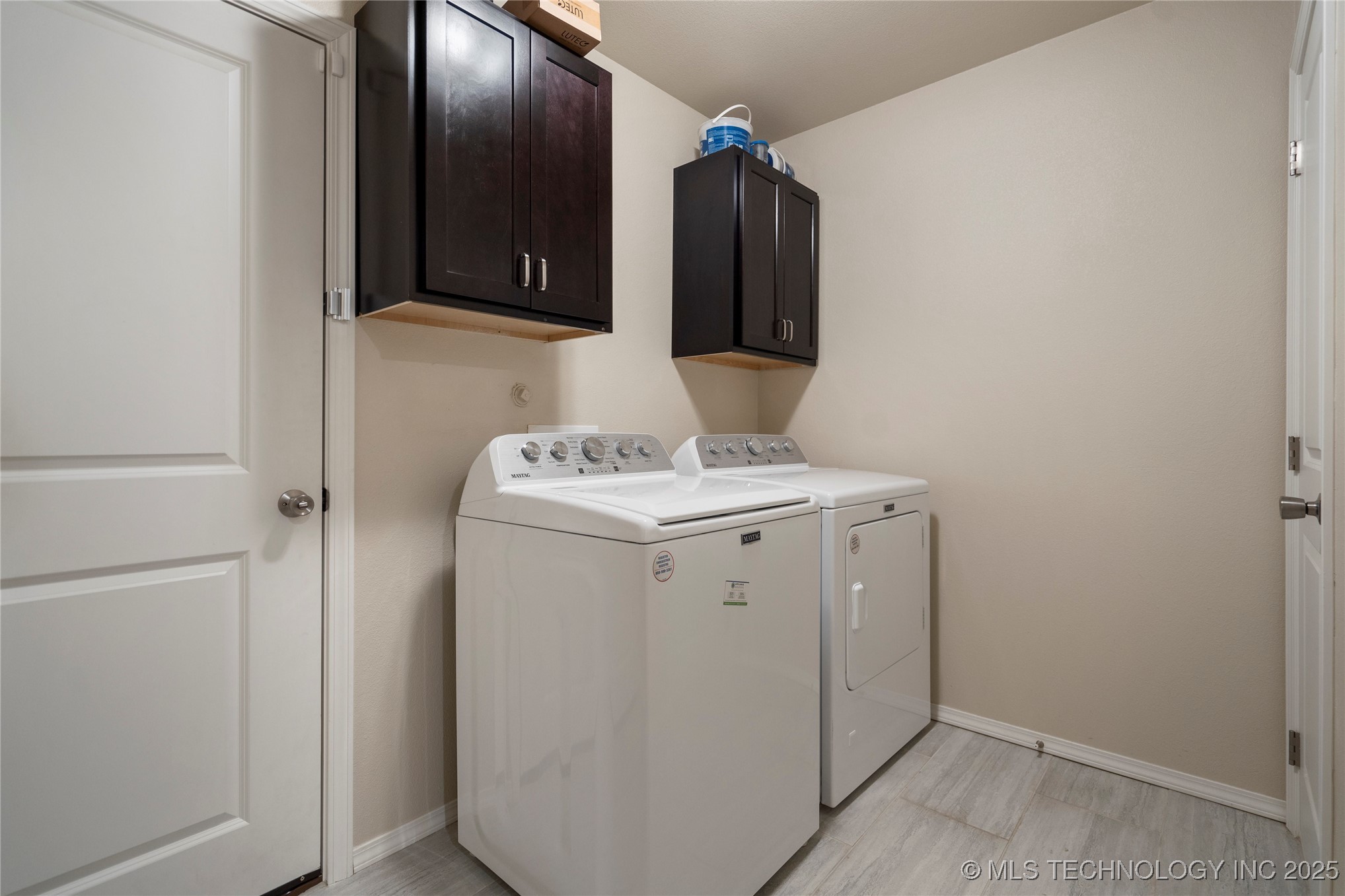 1713 N Oswego Place Property Photo 32