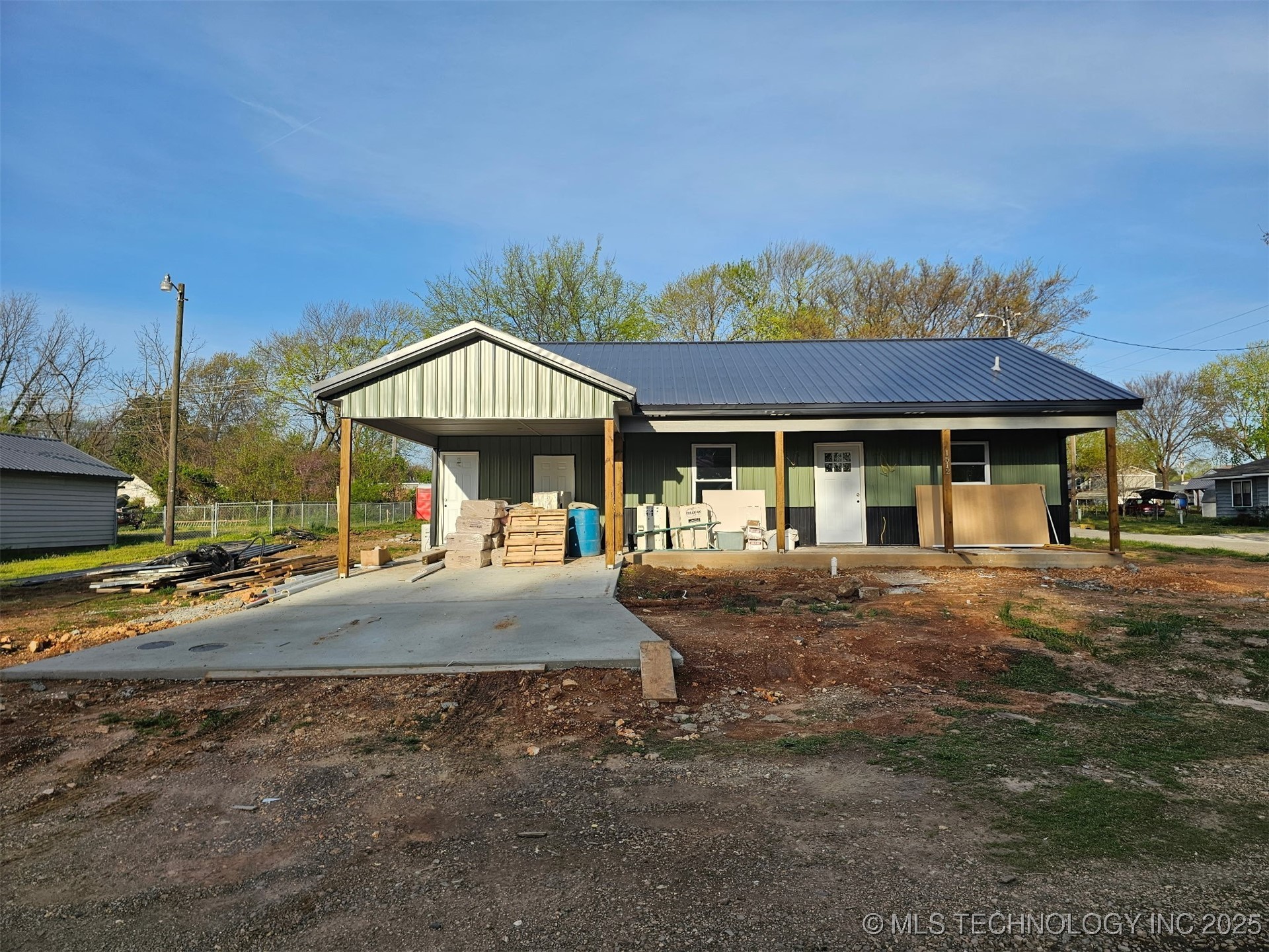 1512 S Locust Street Property Photo