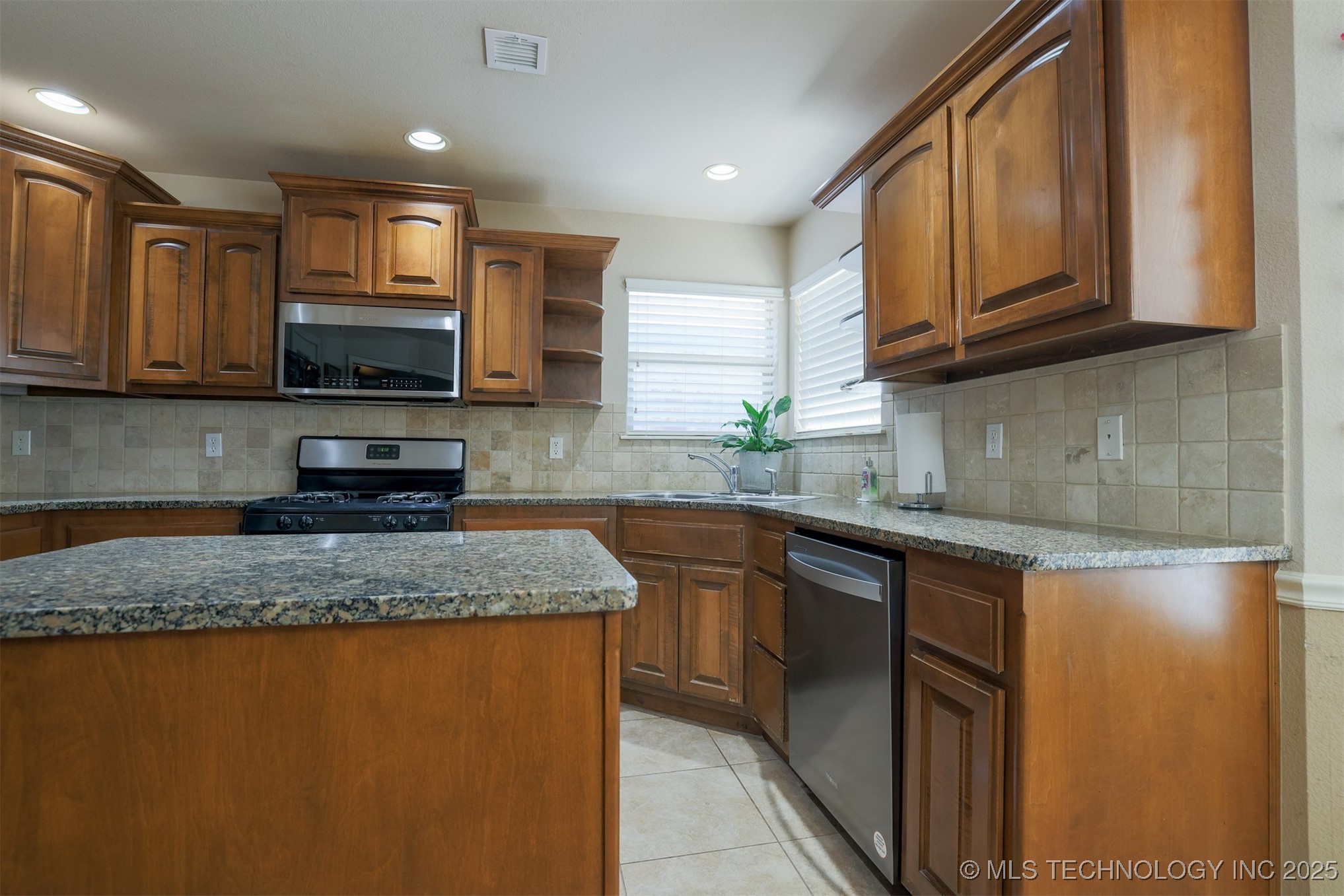 13310 E 42nd Street Property Photo 17