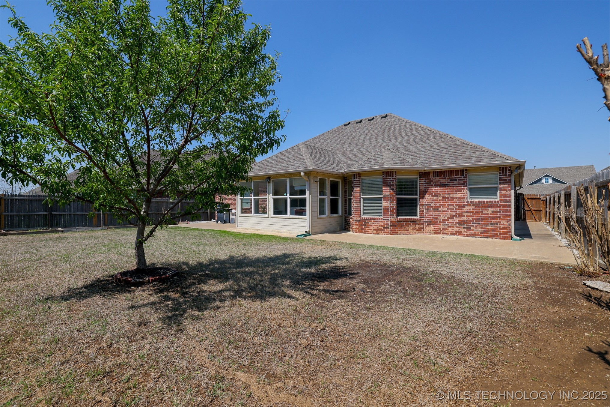 13310 E 42nd Street Property Photo 41