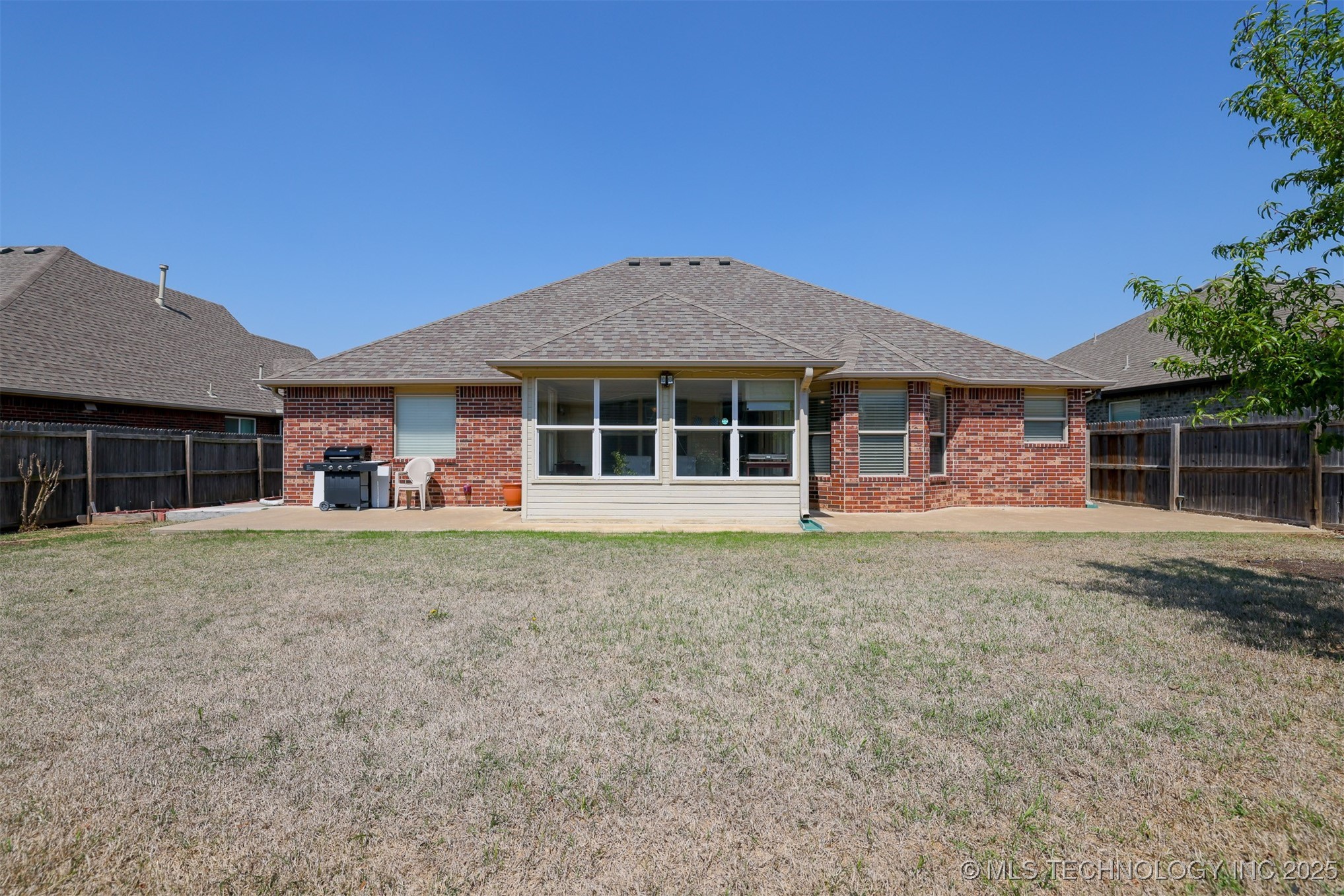 13310 E 42nd Street Property Photo 42