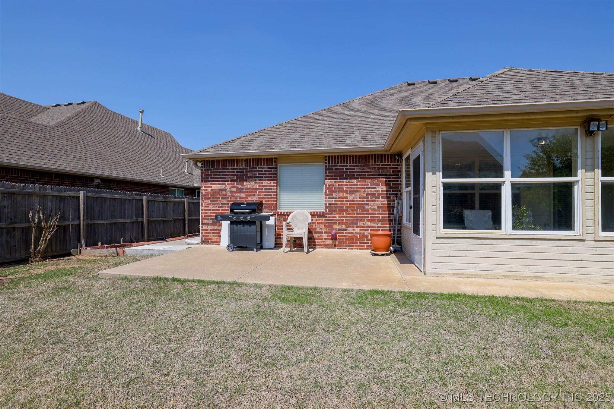 13310 E 42nd Street Property Photo 43
