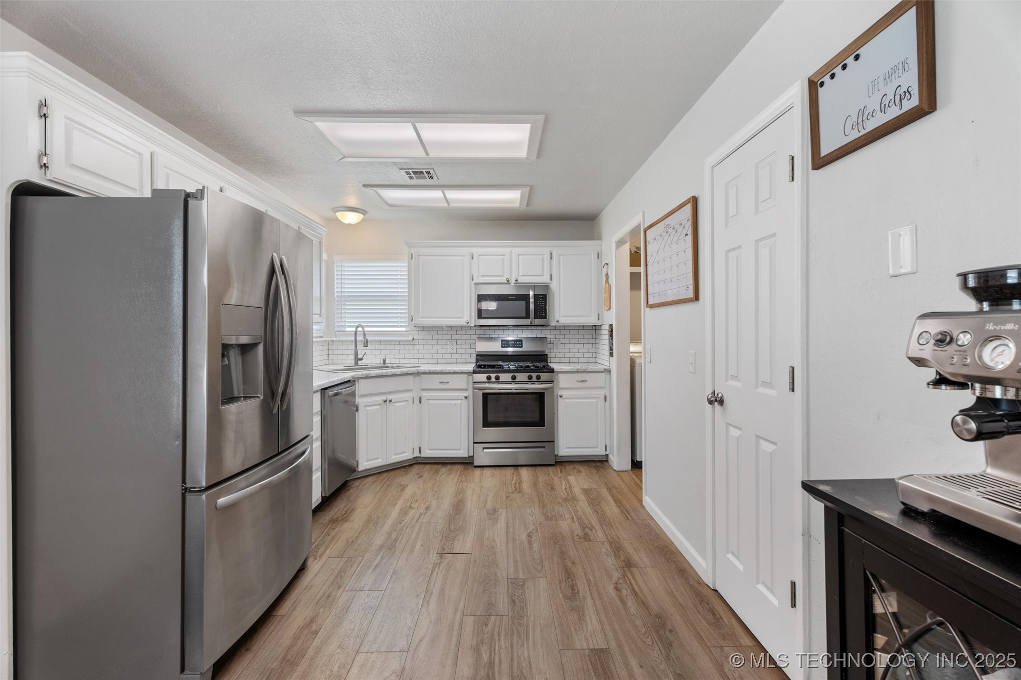 358 S Avenue F Avenue Property Photo 10