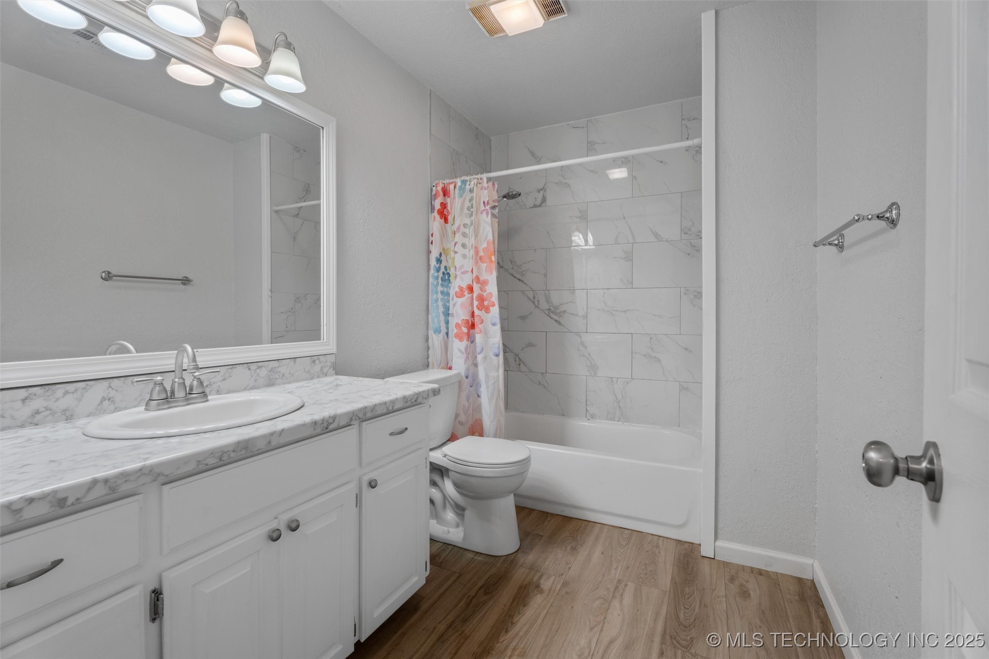 358 S Avenue F Avenue Property Photo 20