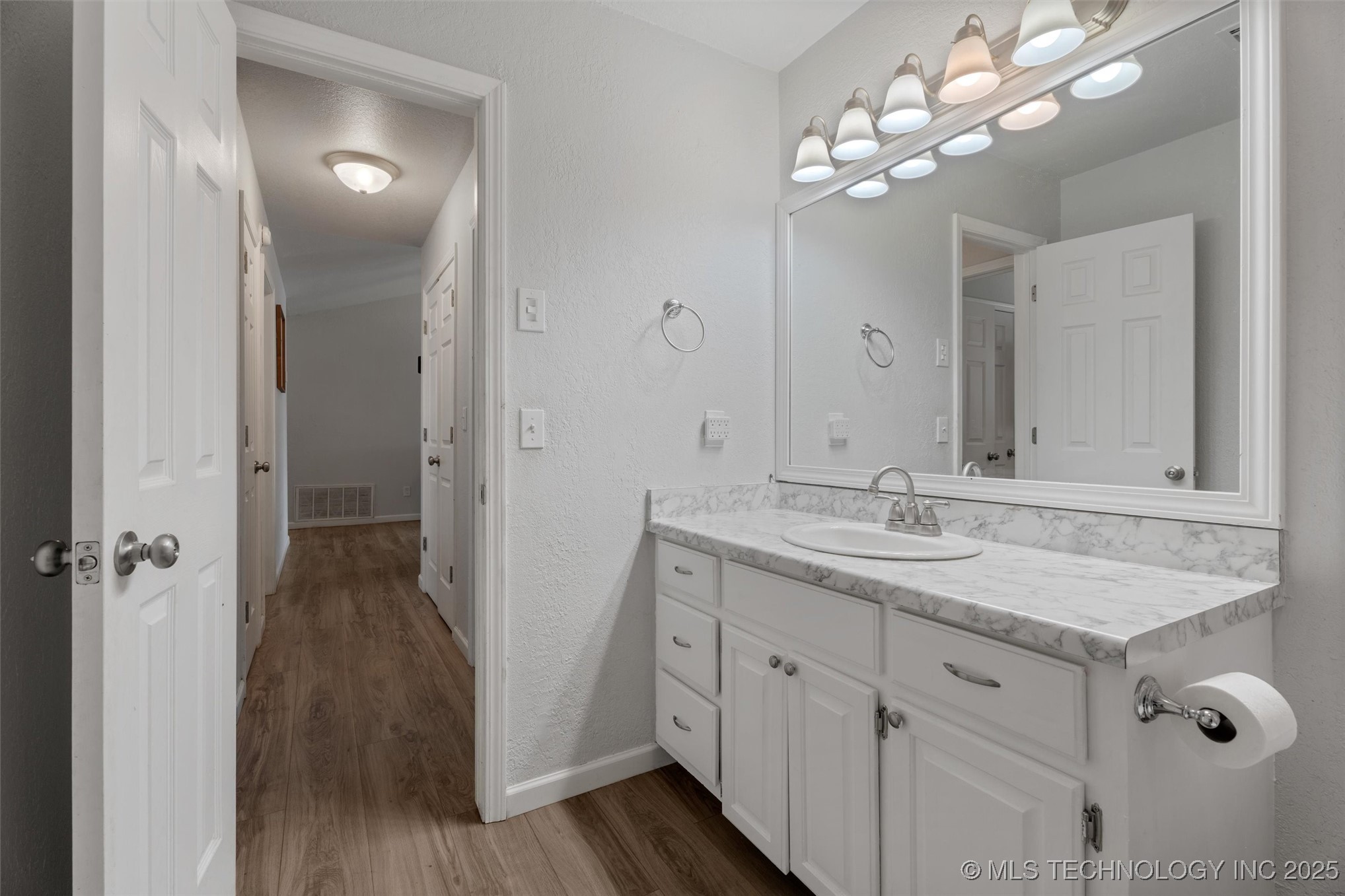 358 S Avenue F Avenue Property Photo 25