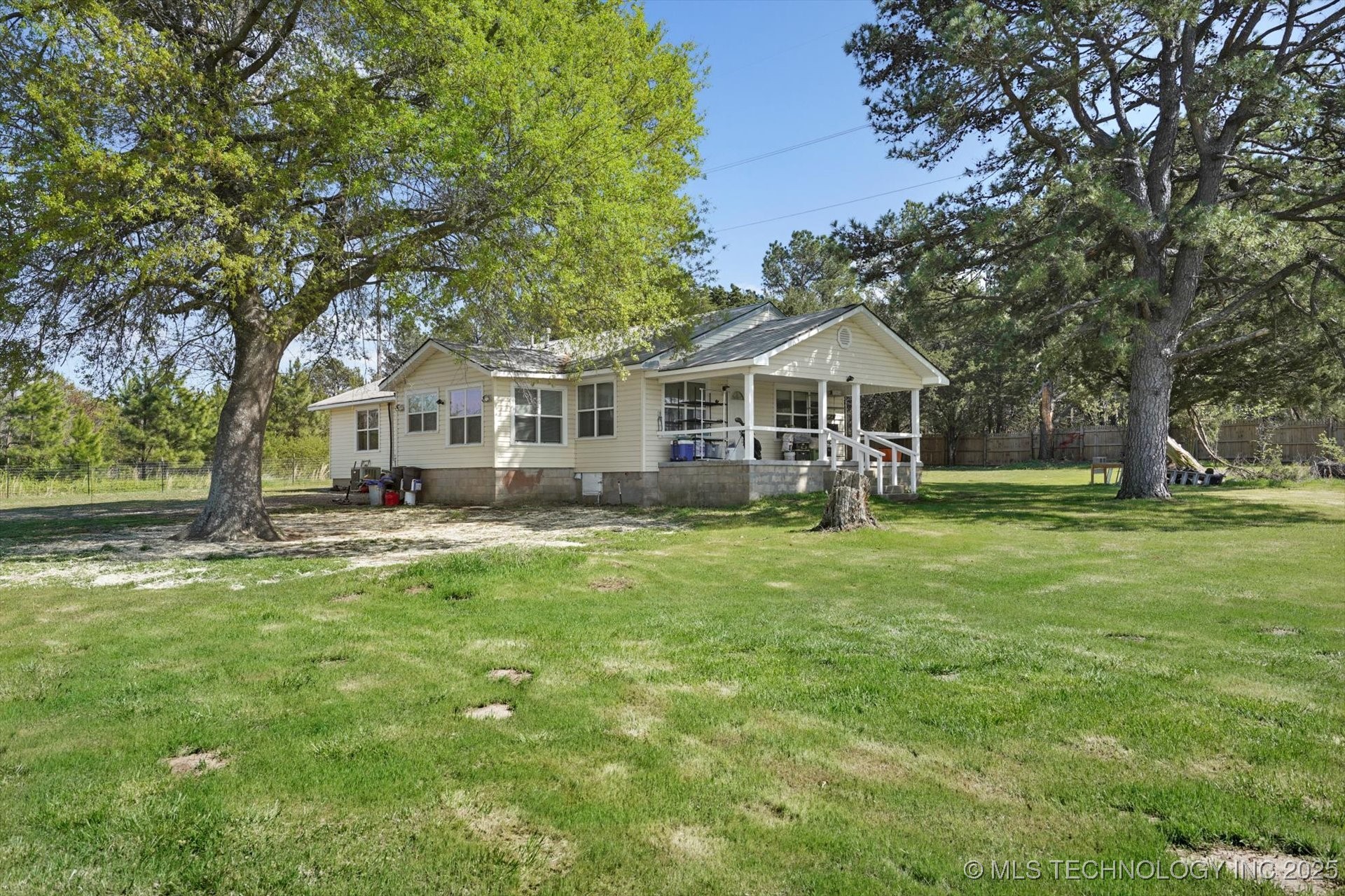 419475 E 1120 Road Property Photo