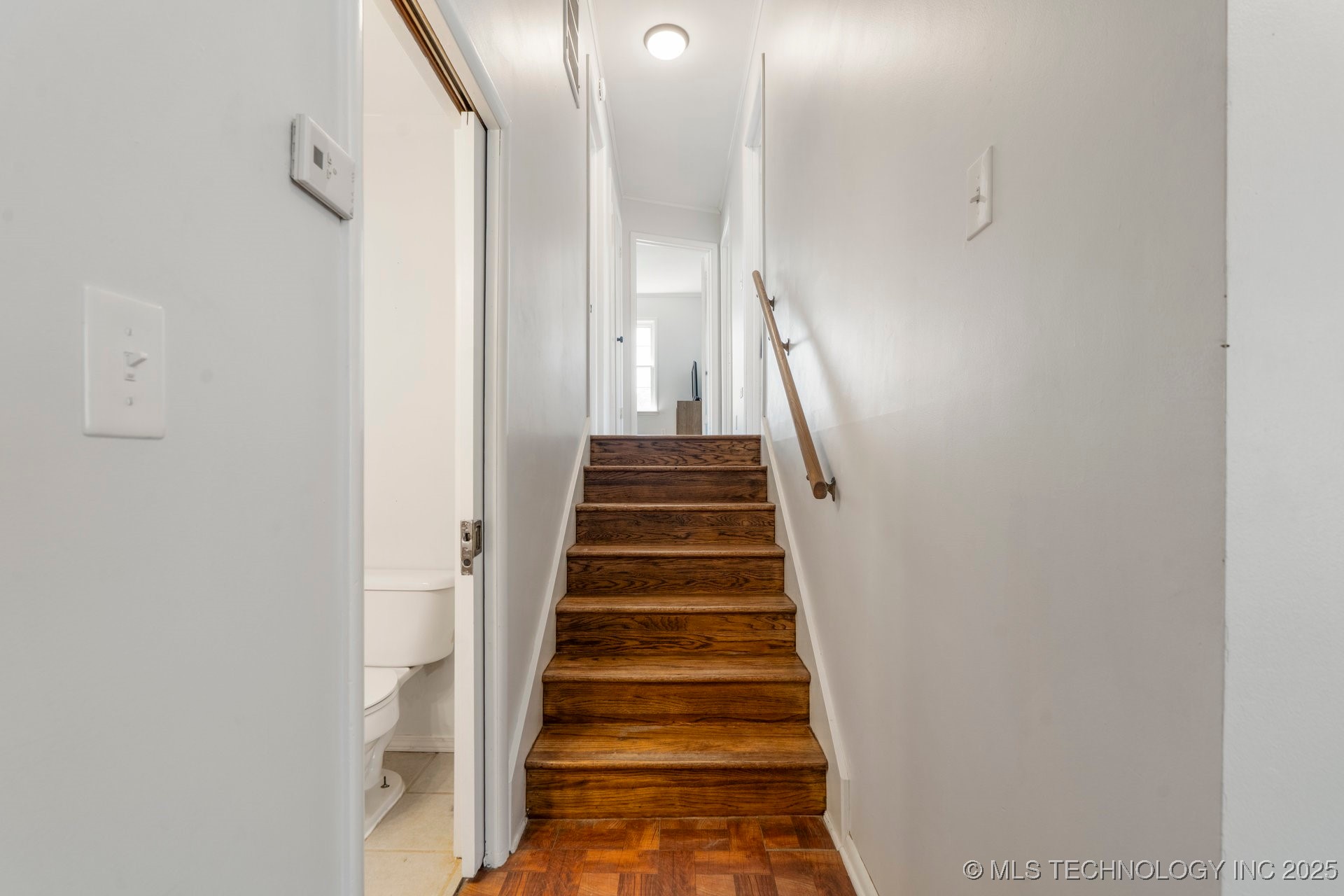 18 W 7th Street Property Photo 16