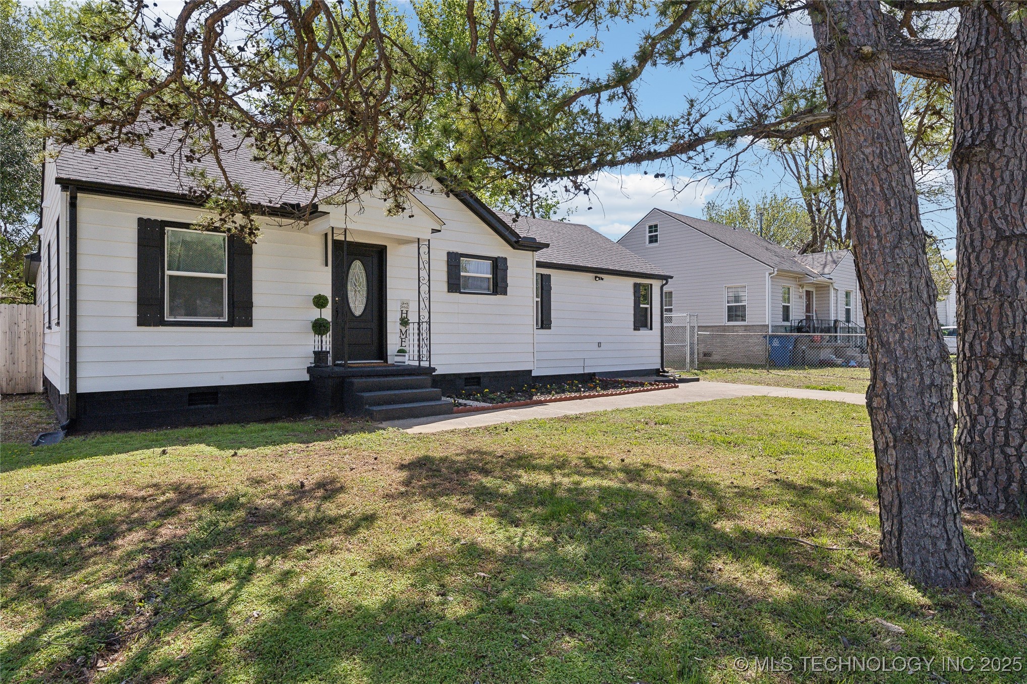 332 E 27th Place N Property Photo 1