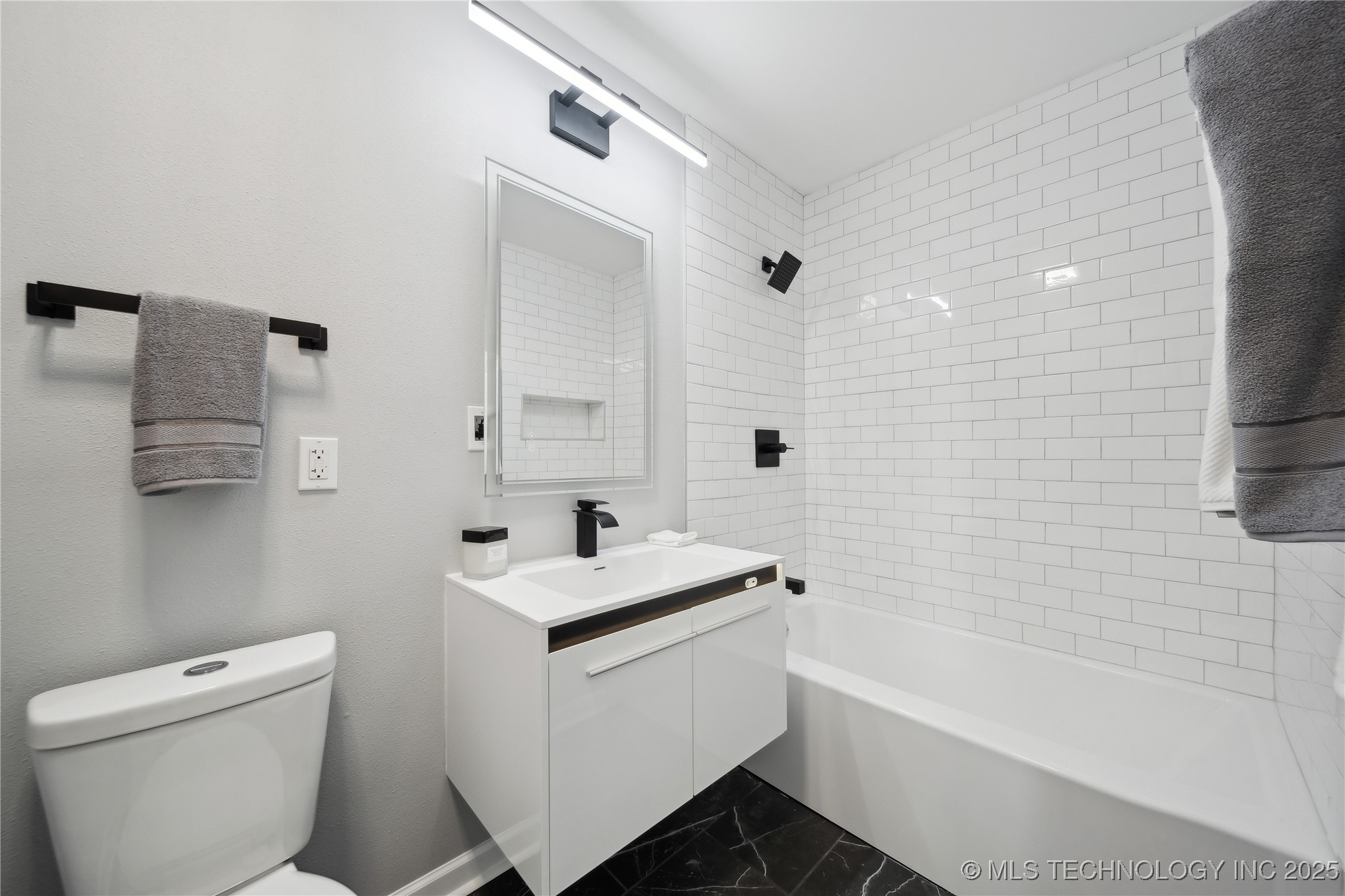 332 E 27th Place N Property Photo 12