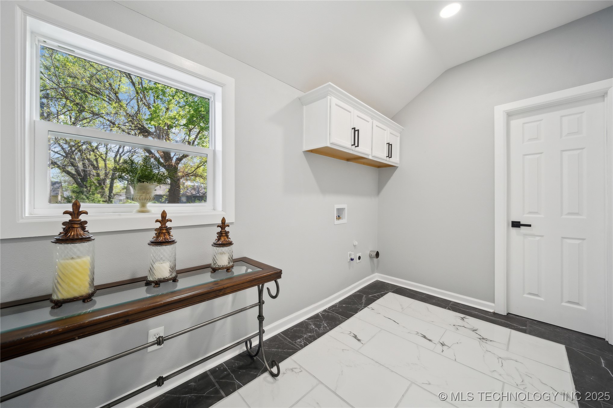 332 E 27th Place N Property Photo 13