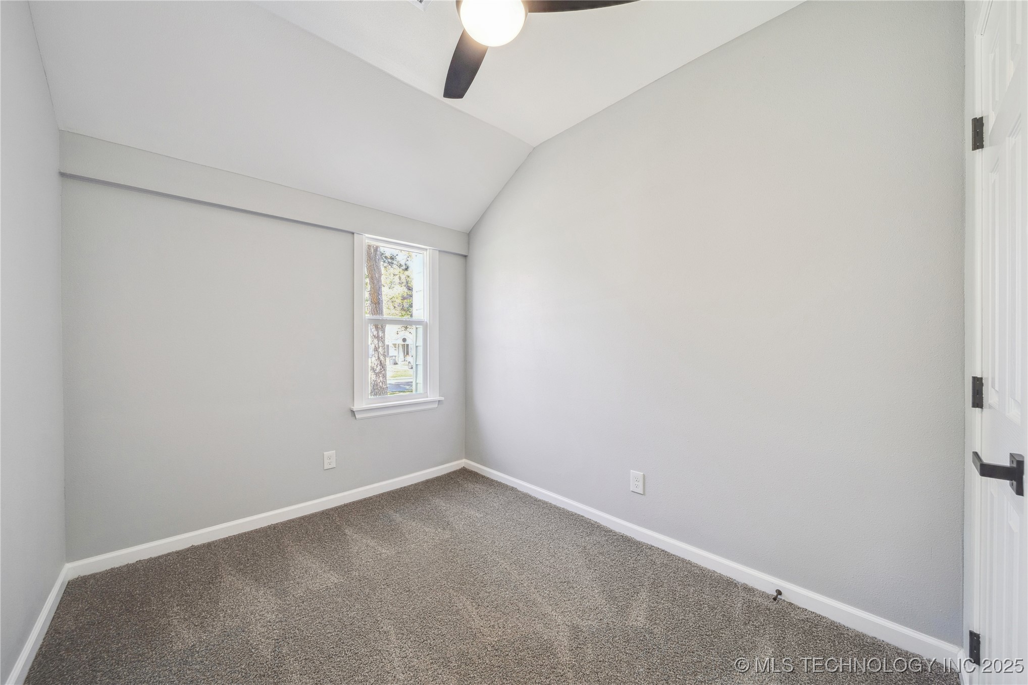 332 E 27th Place N Property Photo 15
