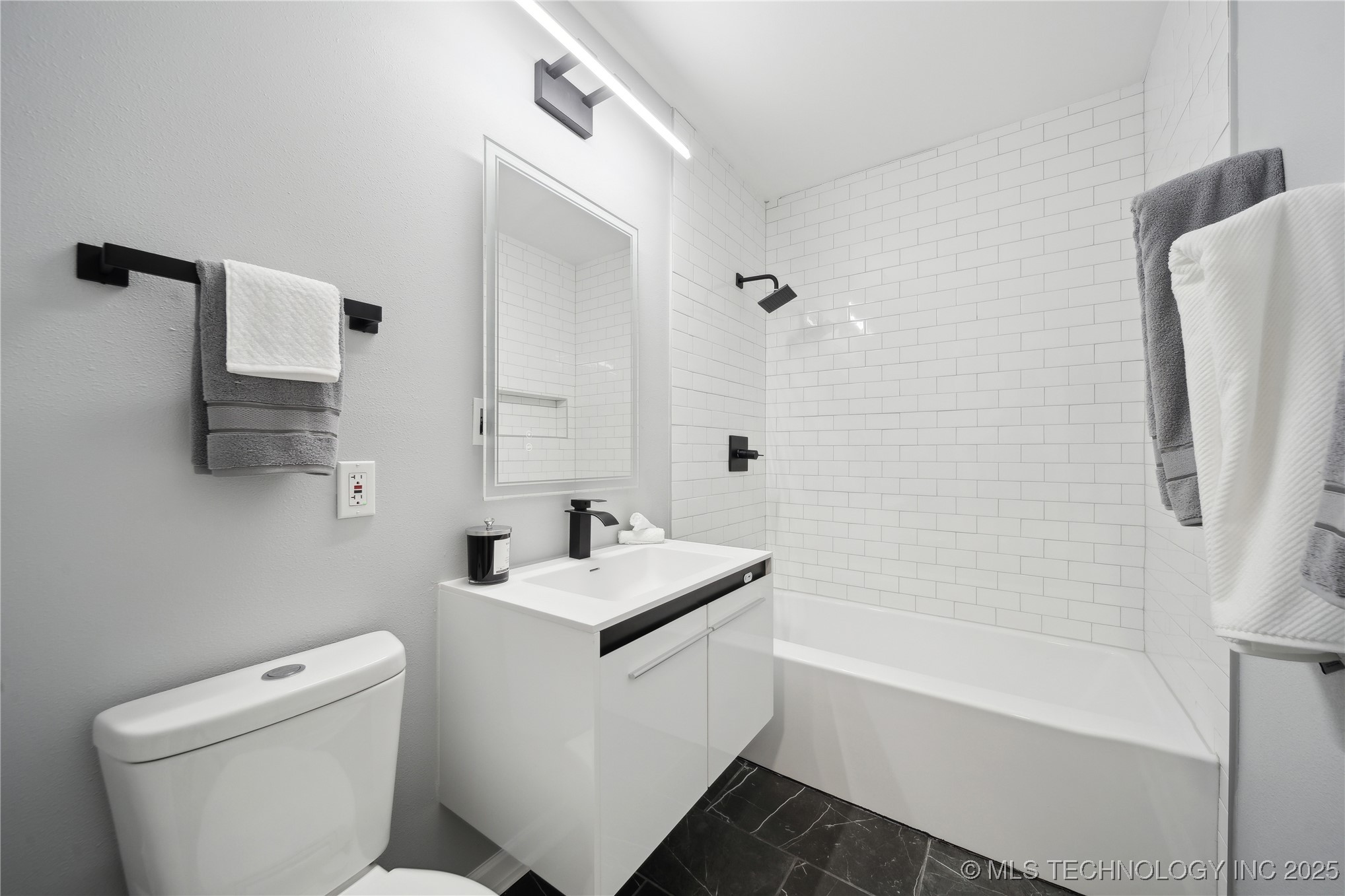 332 E 27th Place N Property Photo 16
