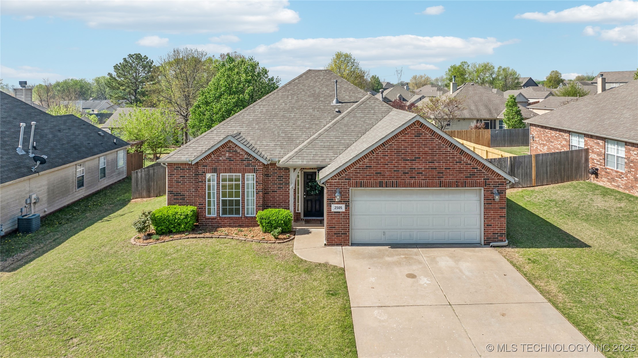 2505 W Mobile Place Property Photo 1