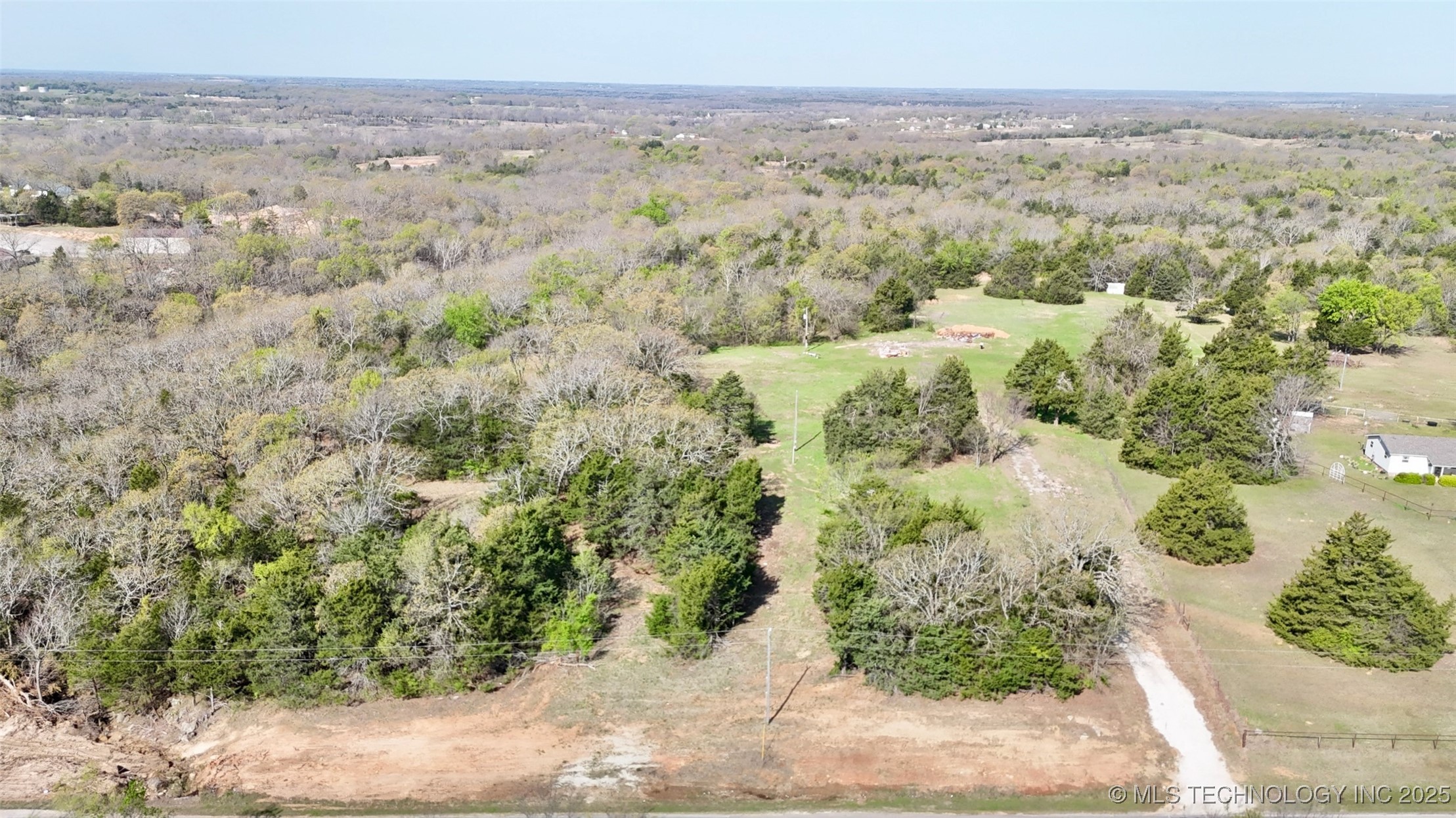 0005 County Road 3570 Property Photo 3