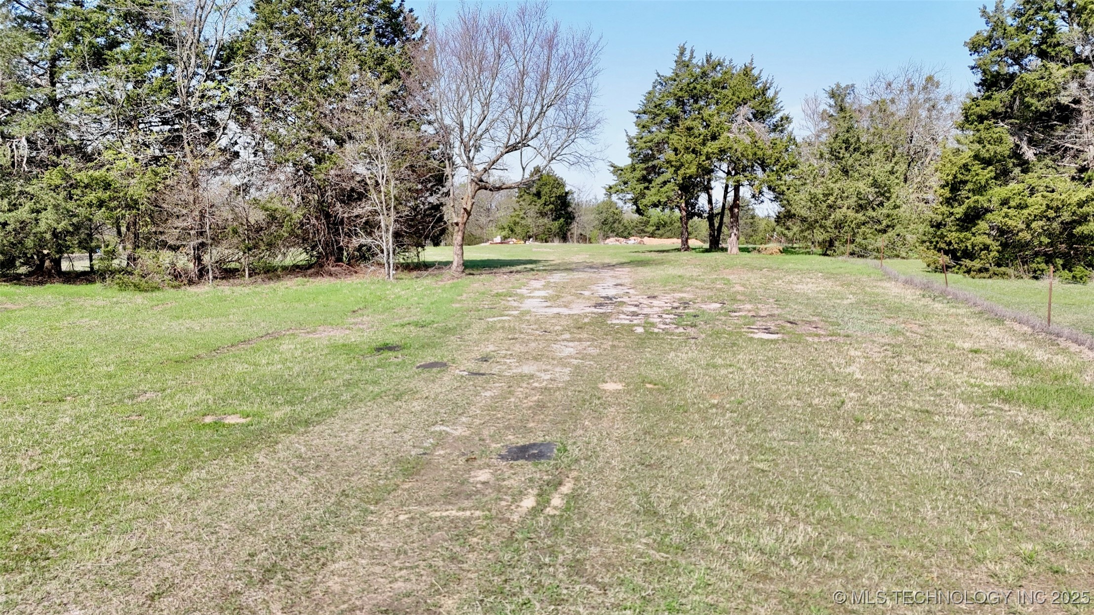0005 County Road 3570 Property Photo 8