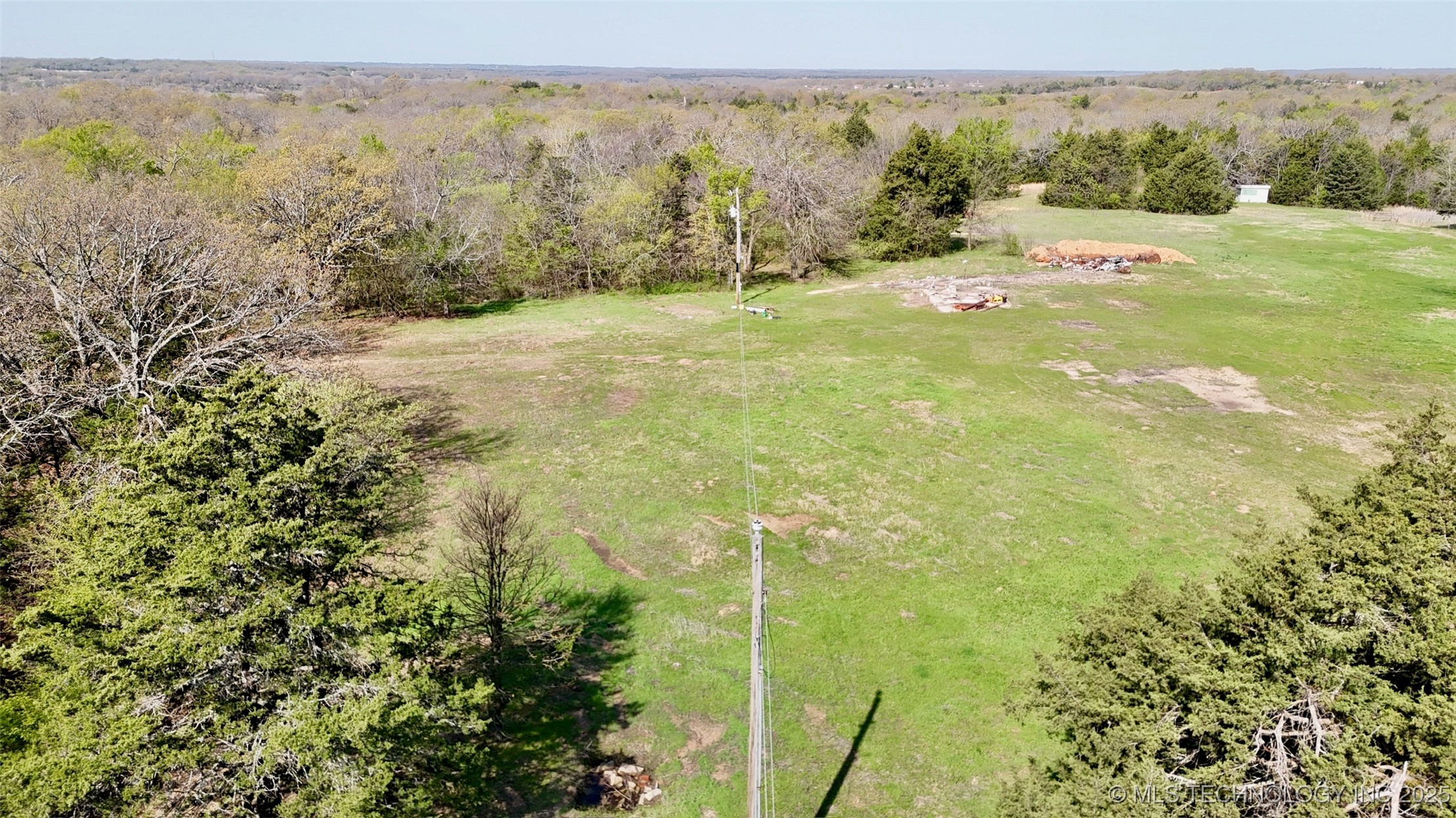 0005 County Road 3570 Property Photo 9