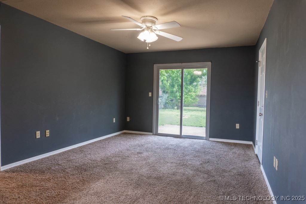 114 Aspen Drive Property Photo 2