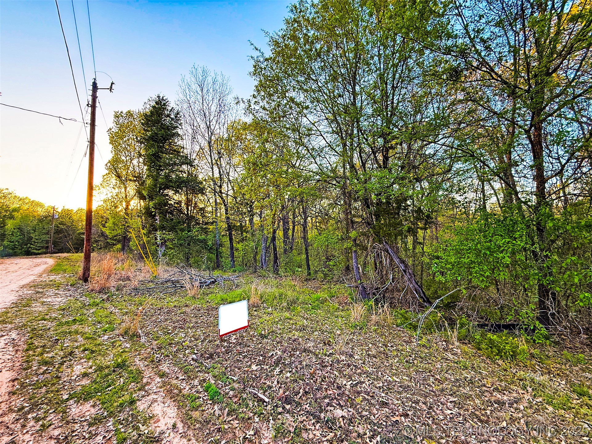 414163 Cherry Hills Drive Property Photo 15