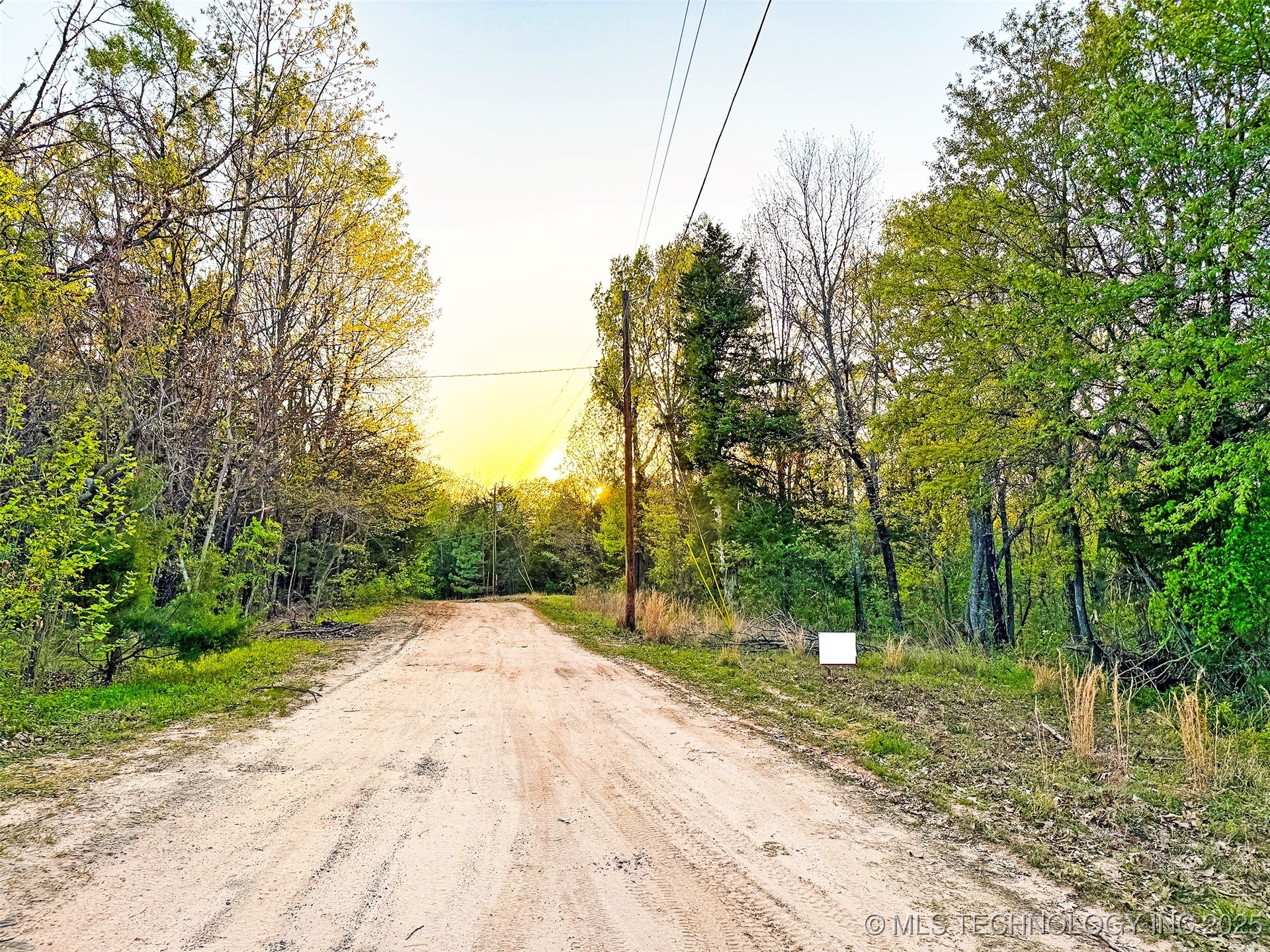 414163 Cherry Hills Drive Property Photo 17