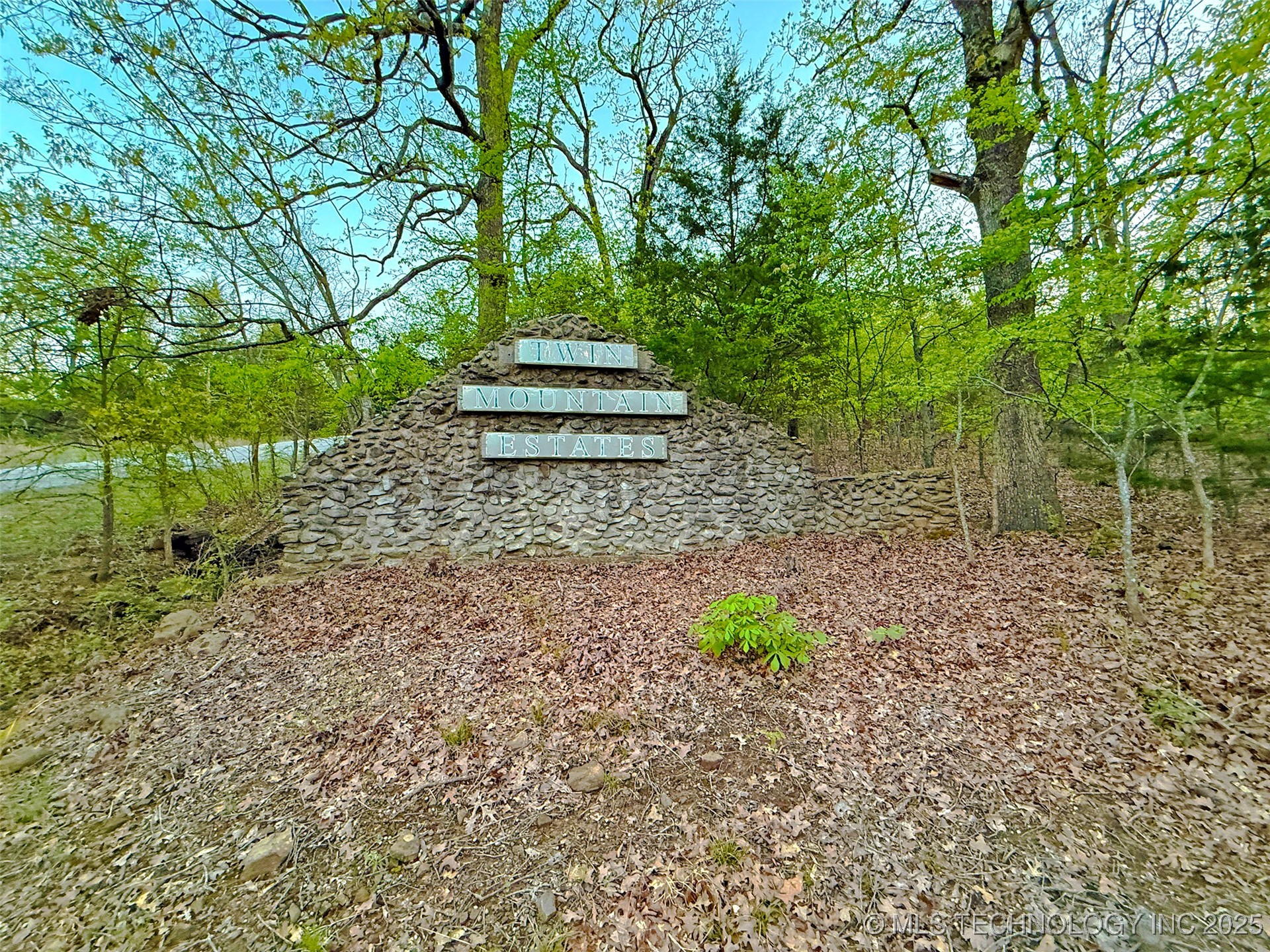 414163 Cherry Hills Drive Property Photo 18