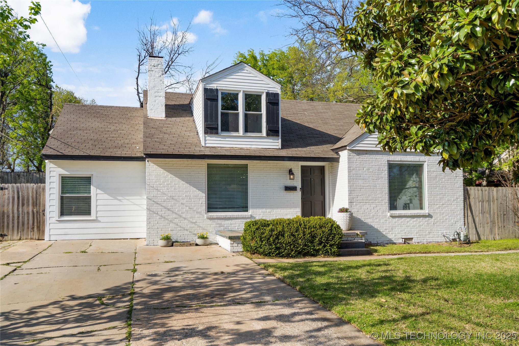 Adamson Heights Real Estate Listings Main Image