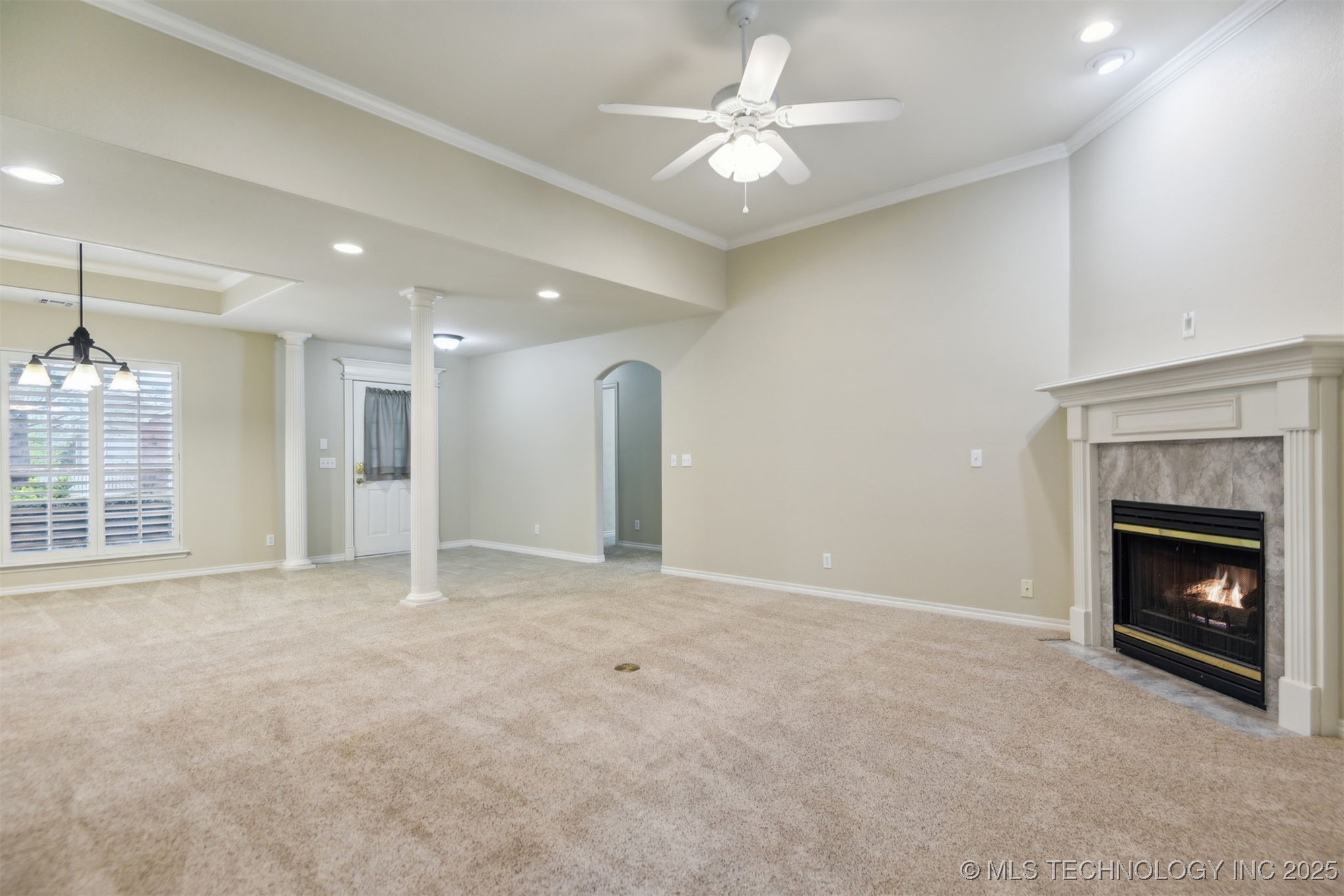 8921 E 62nd Court Property Photo 14