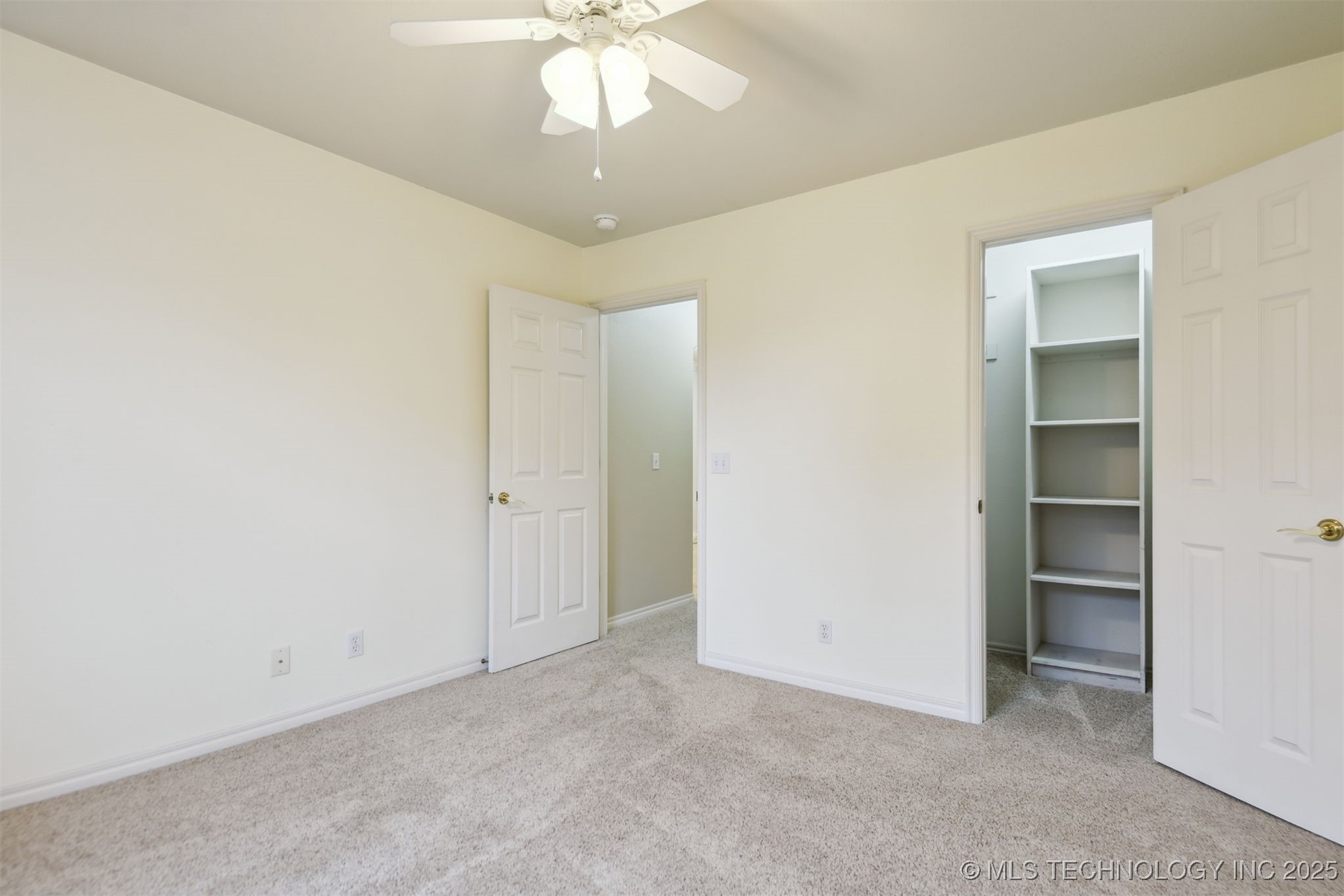 8921 E 62nd Court Property Photo 33