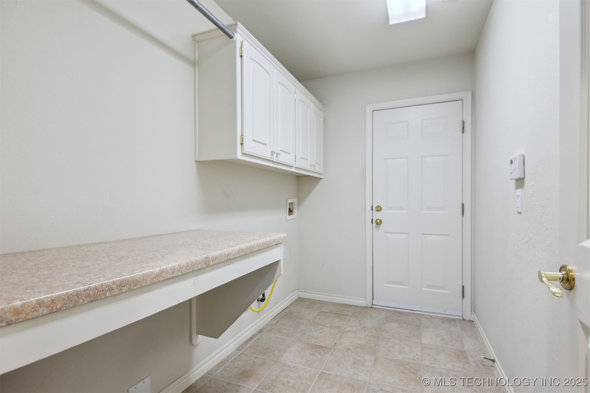 8921 E 62nd Court Property Photo 34