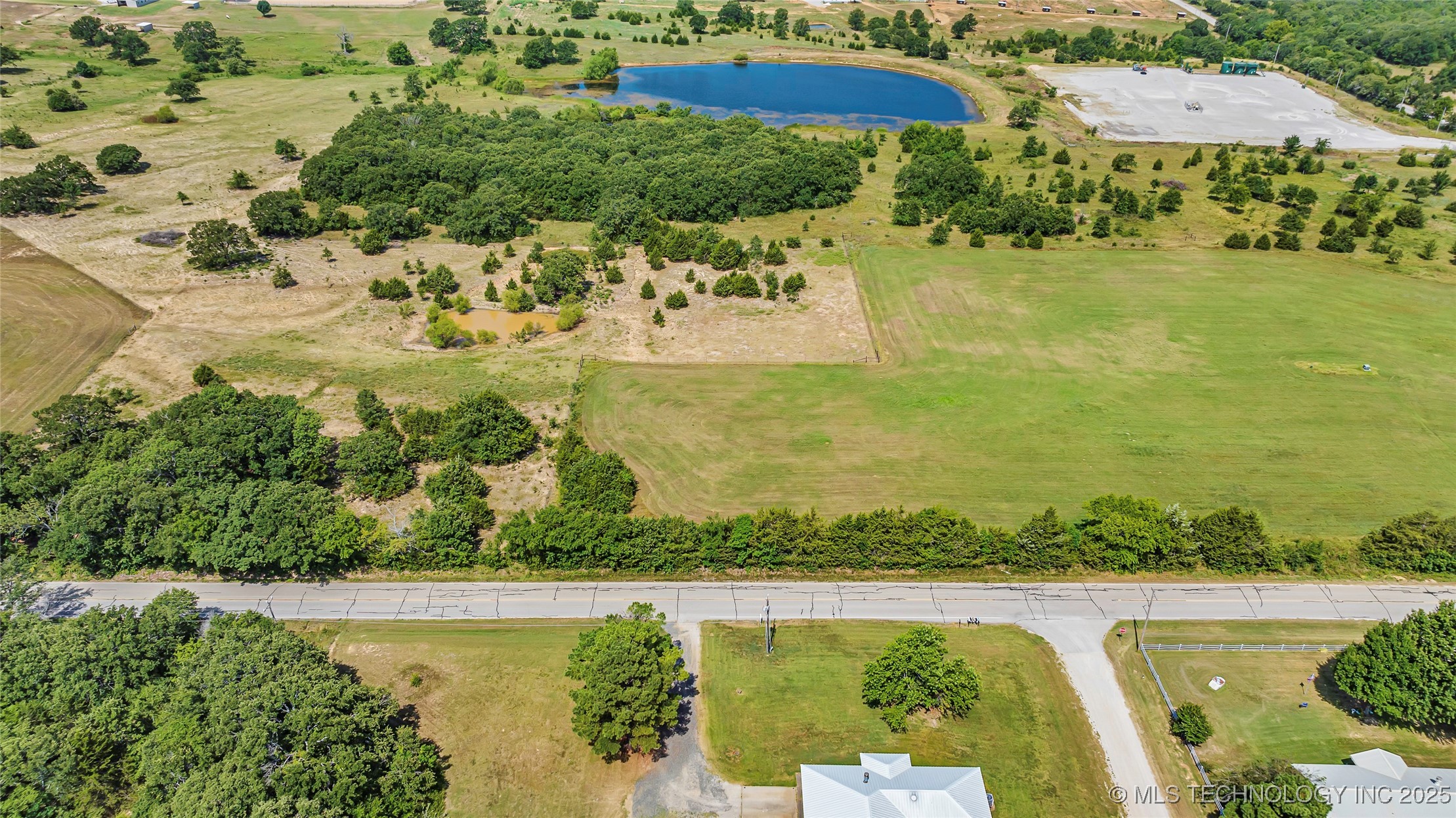 4 Grandview Property Photo 9