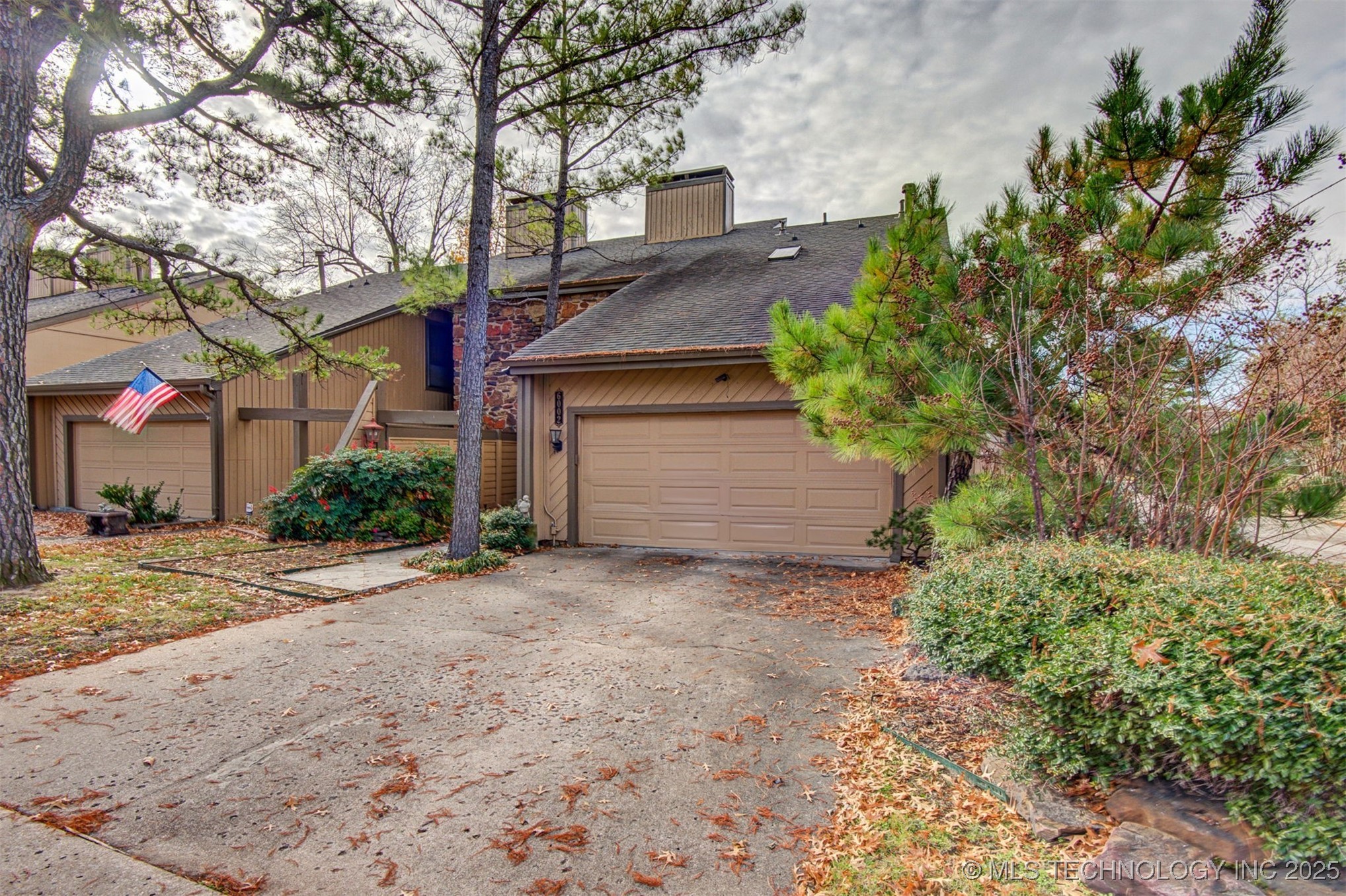 6002 S Atlanta Place 2 Property Photo 4