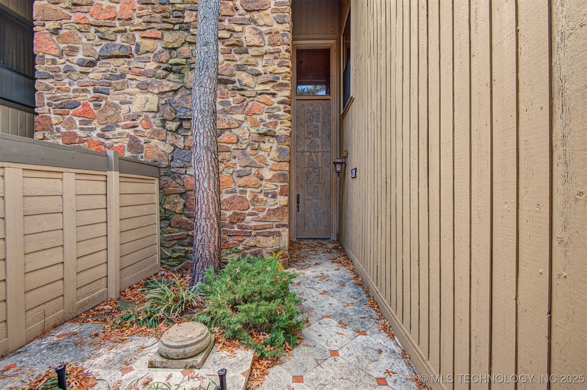 6002 S Atlanta Place 2 Property Photo 5