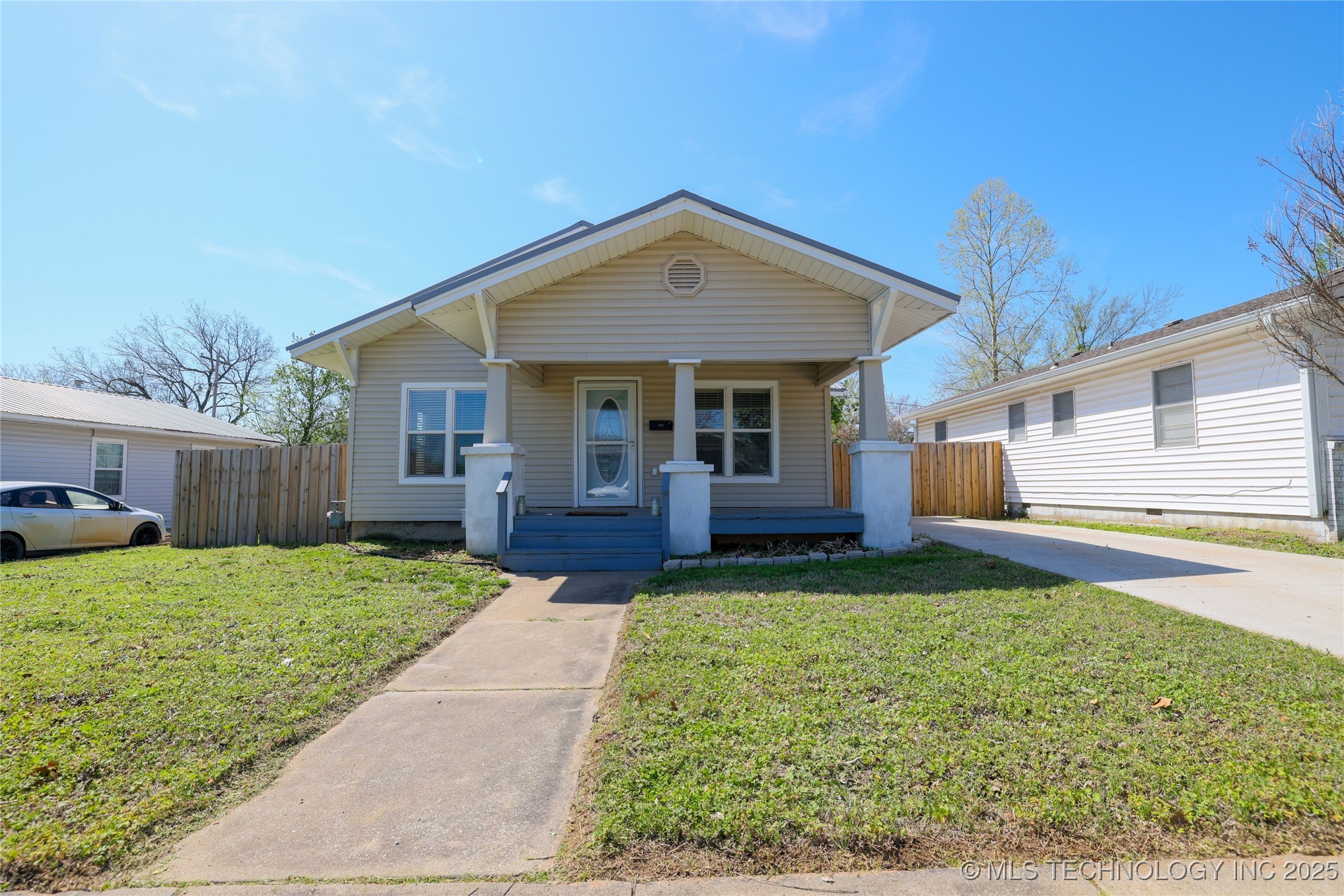 518 E Washington Avenue Property Photo