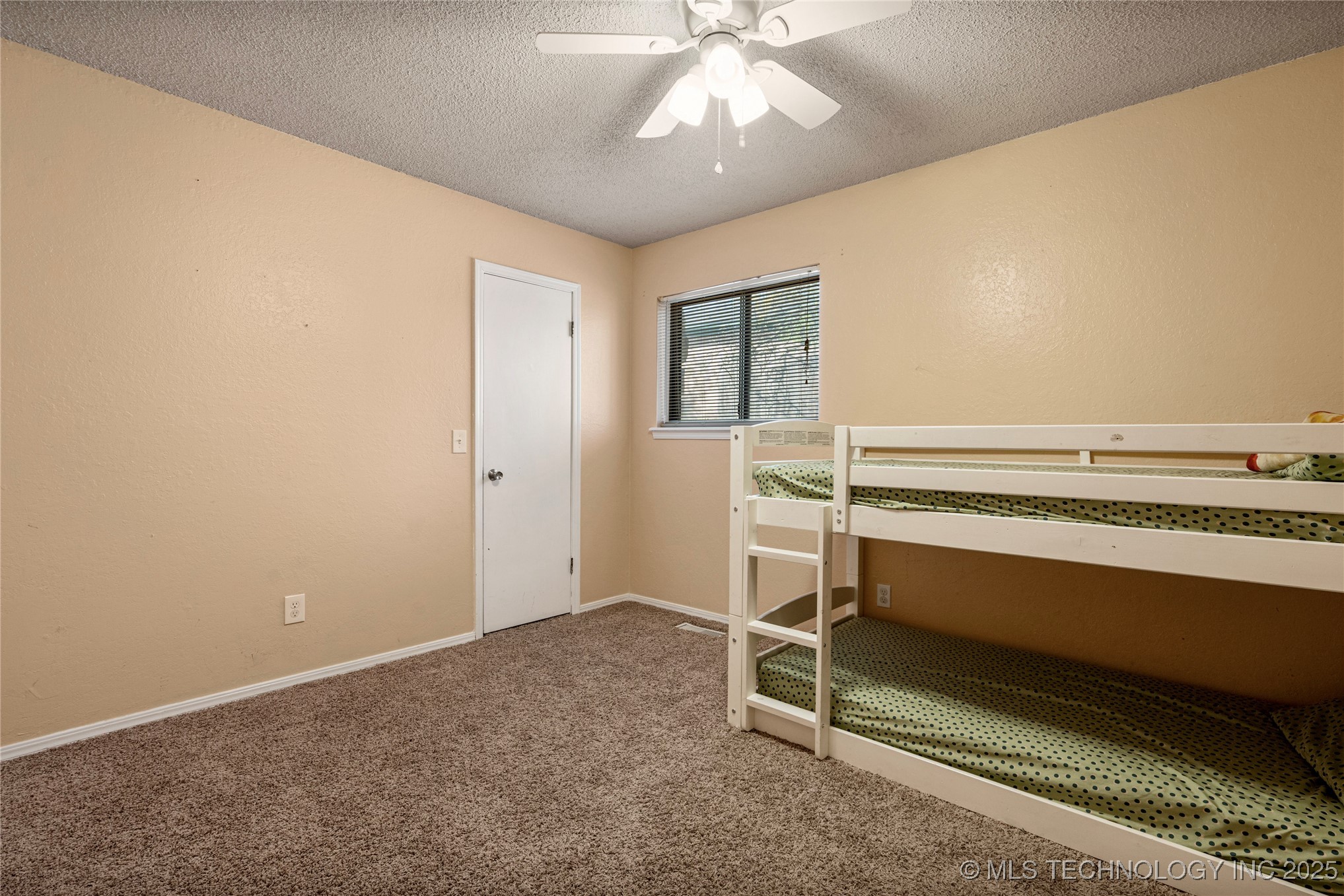 2414 W Newton Court Property Photo 29