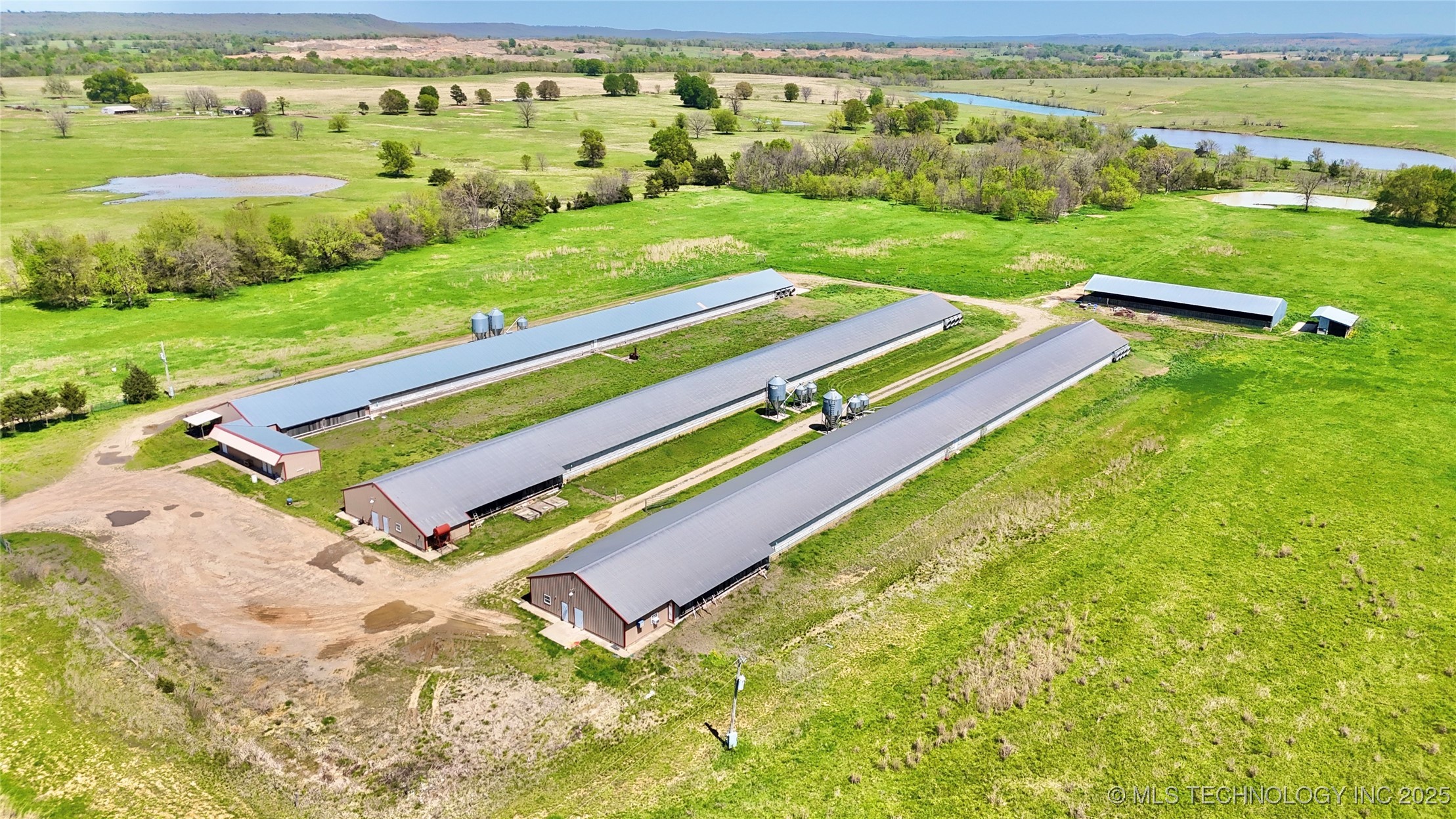30607 S Fish Creek Road Property Photo 1