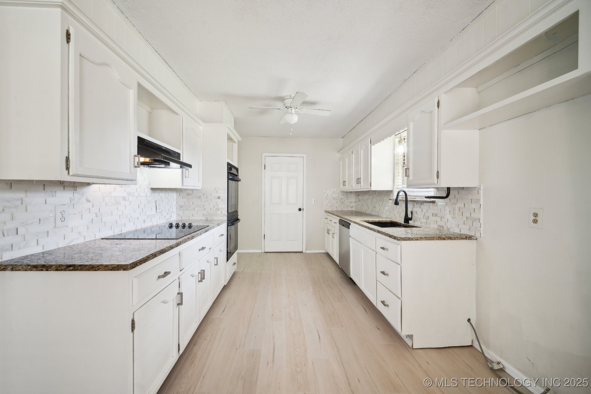 1626 S Beech Court Property Photo 6