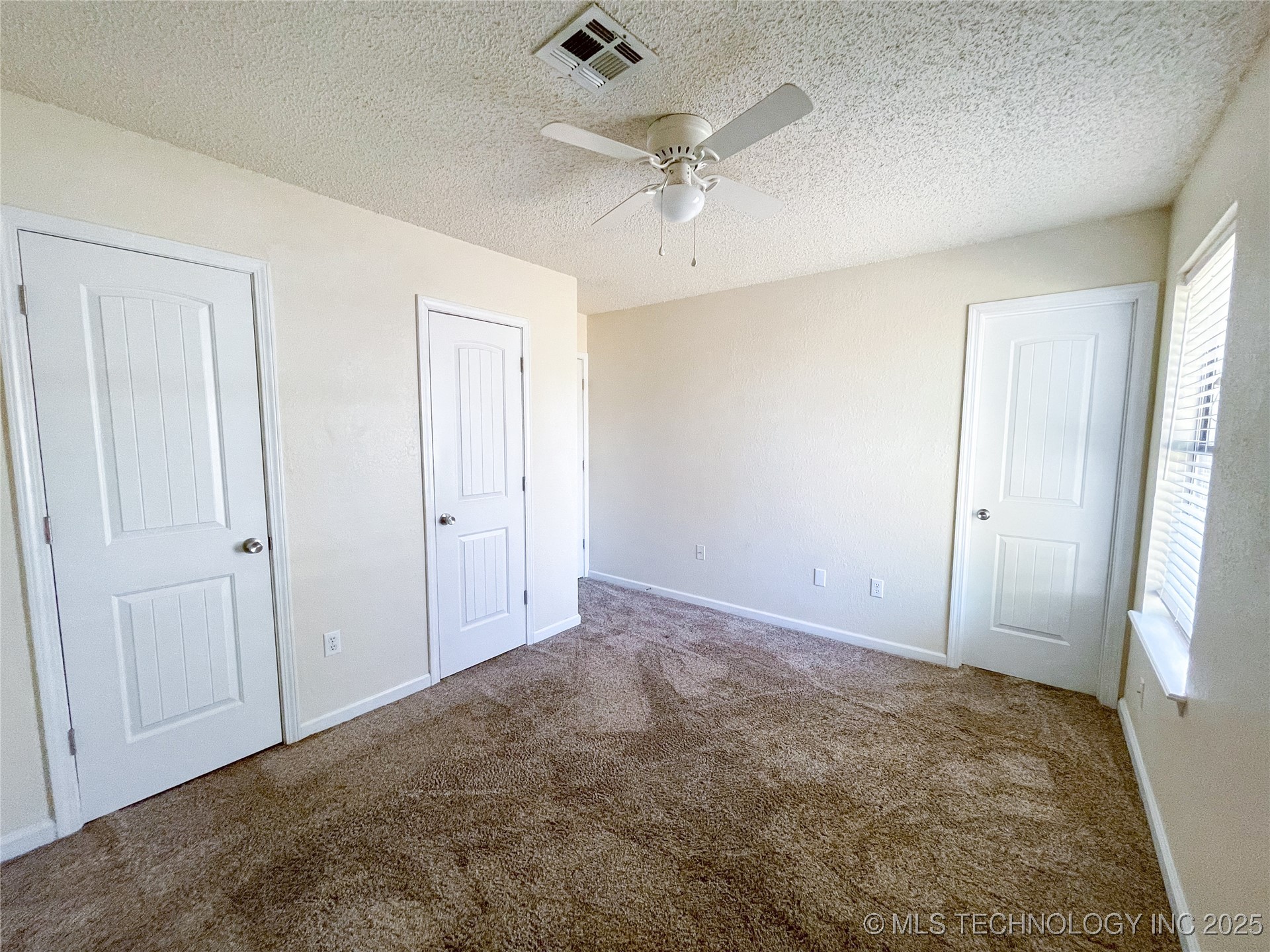 1008 E Walnut Street Property Photo 13