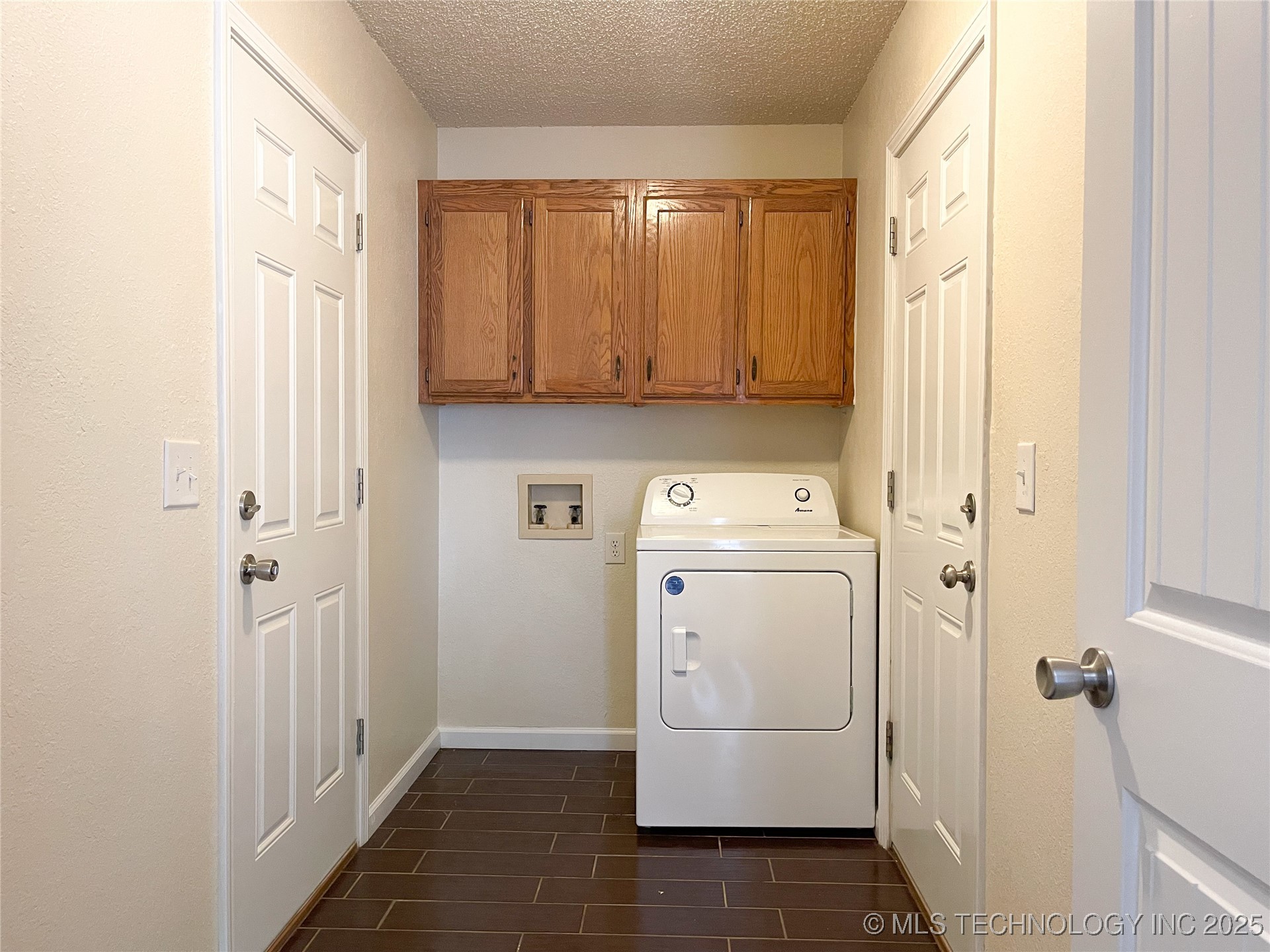 1008 E Walnut Street Property Photo 15