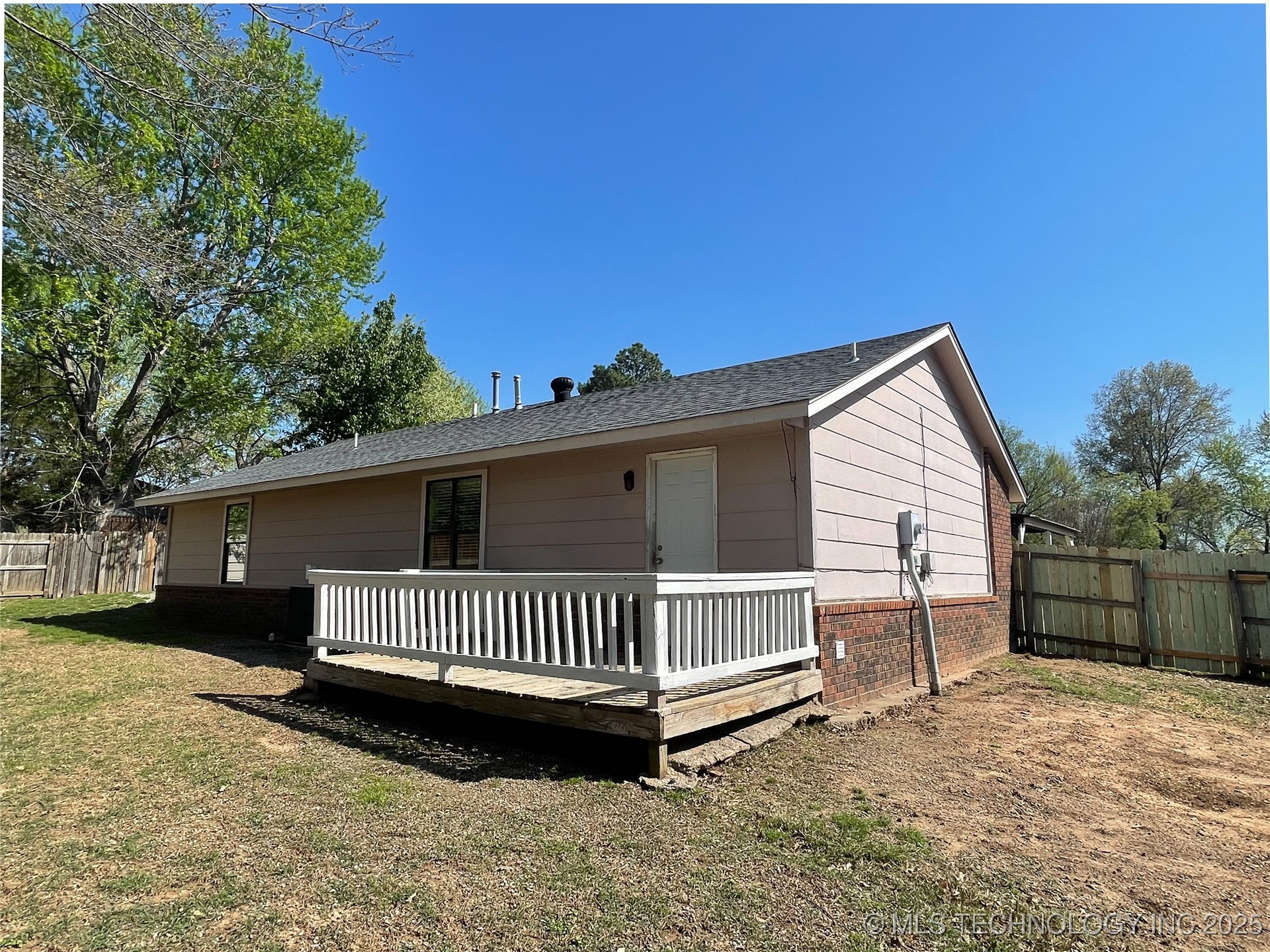 1008 E Walnut Street Property Photo 17