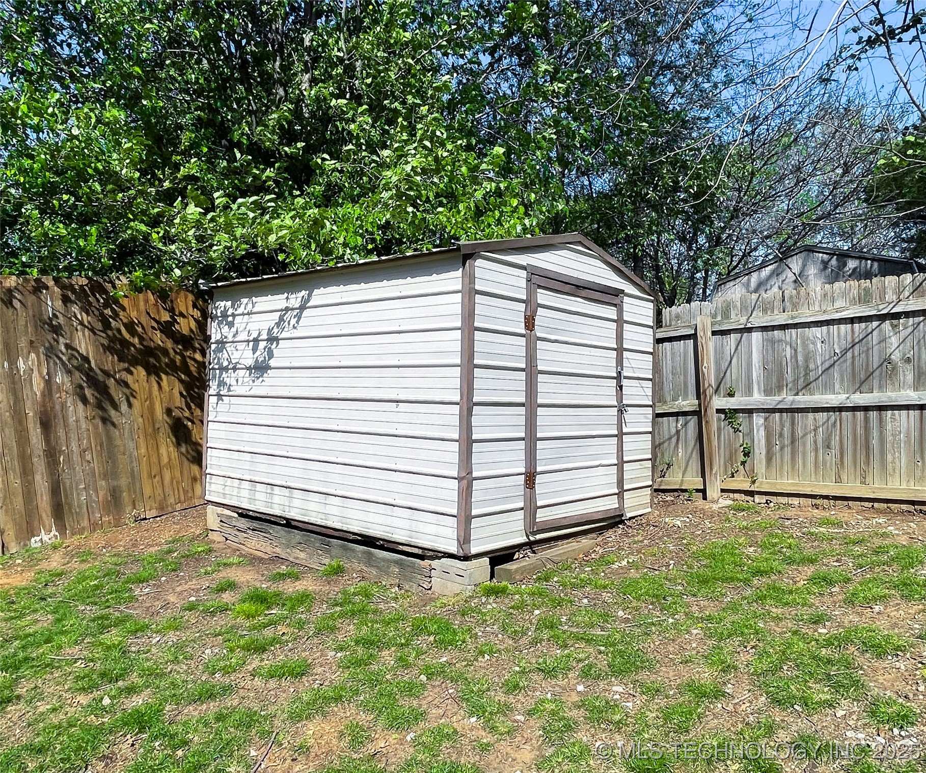 1008 E Walnut Street Property Photo 18
