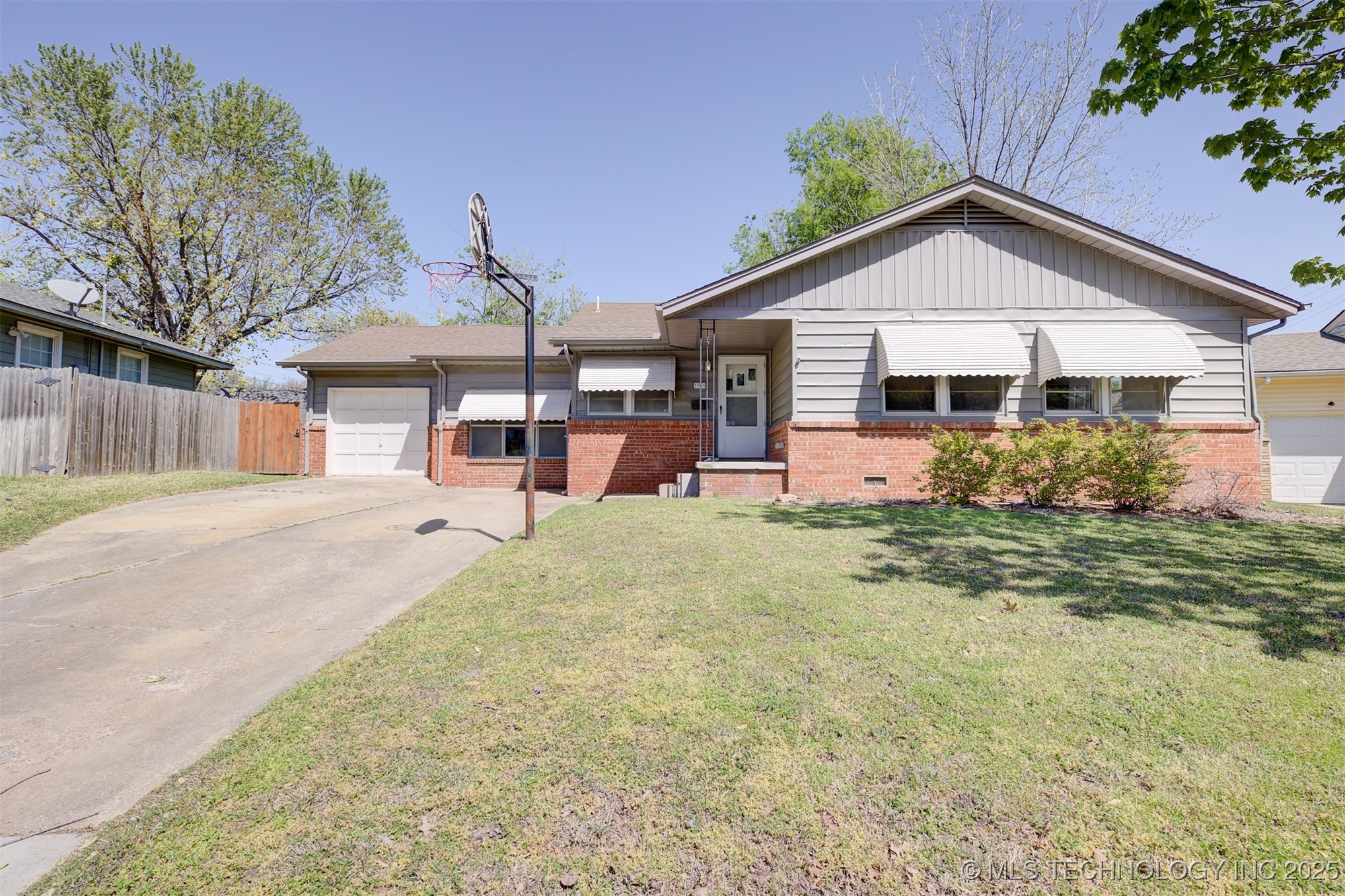 3909 S Jamestown Avenue Property Photo
