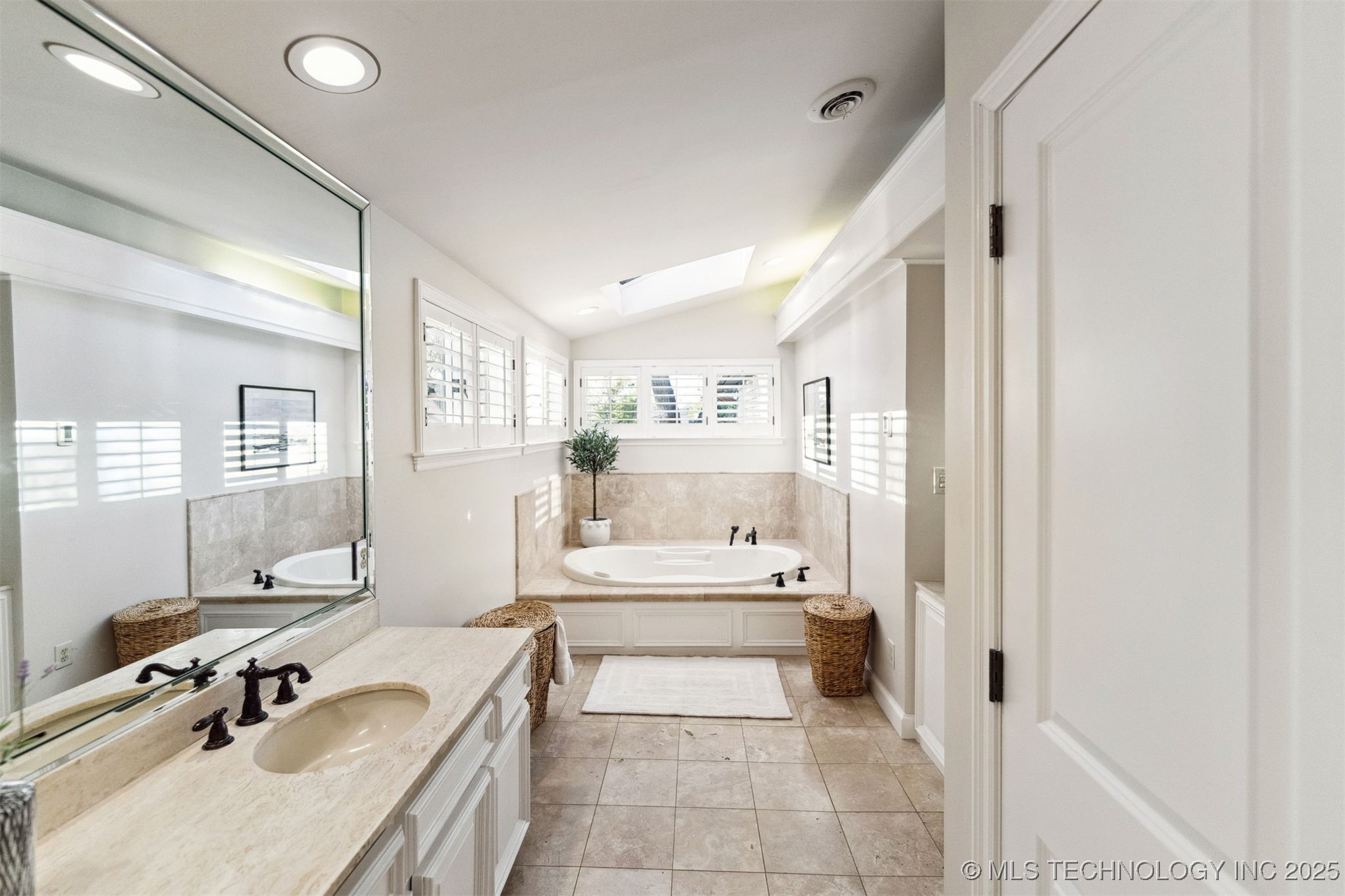 2151 E 27th Street Property Photo 61