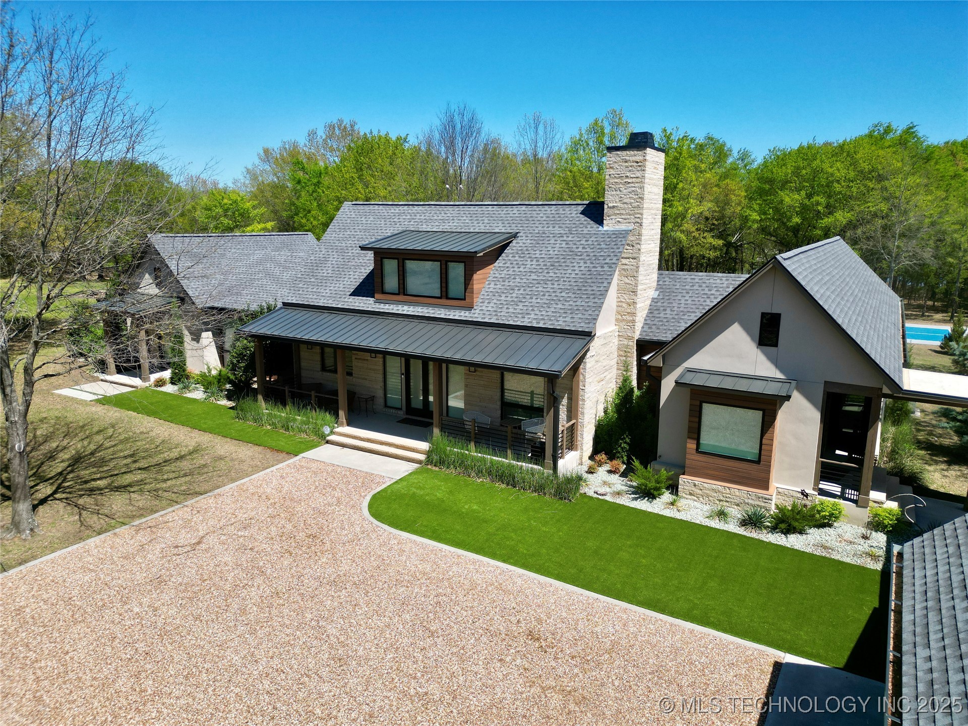 132 Meadowview Property Photo 1