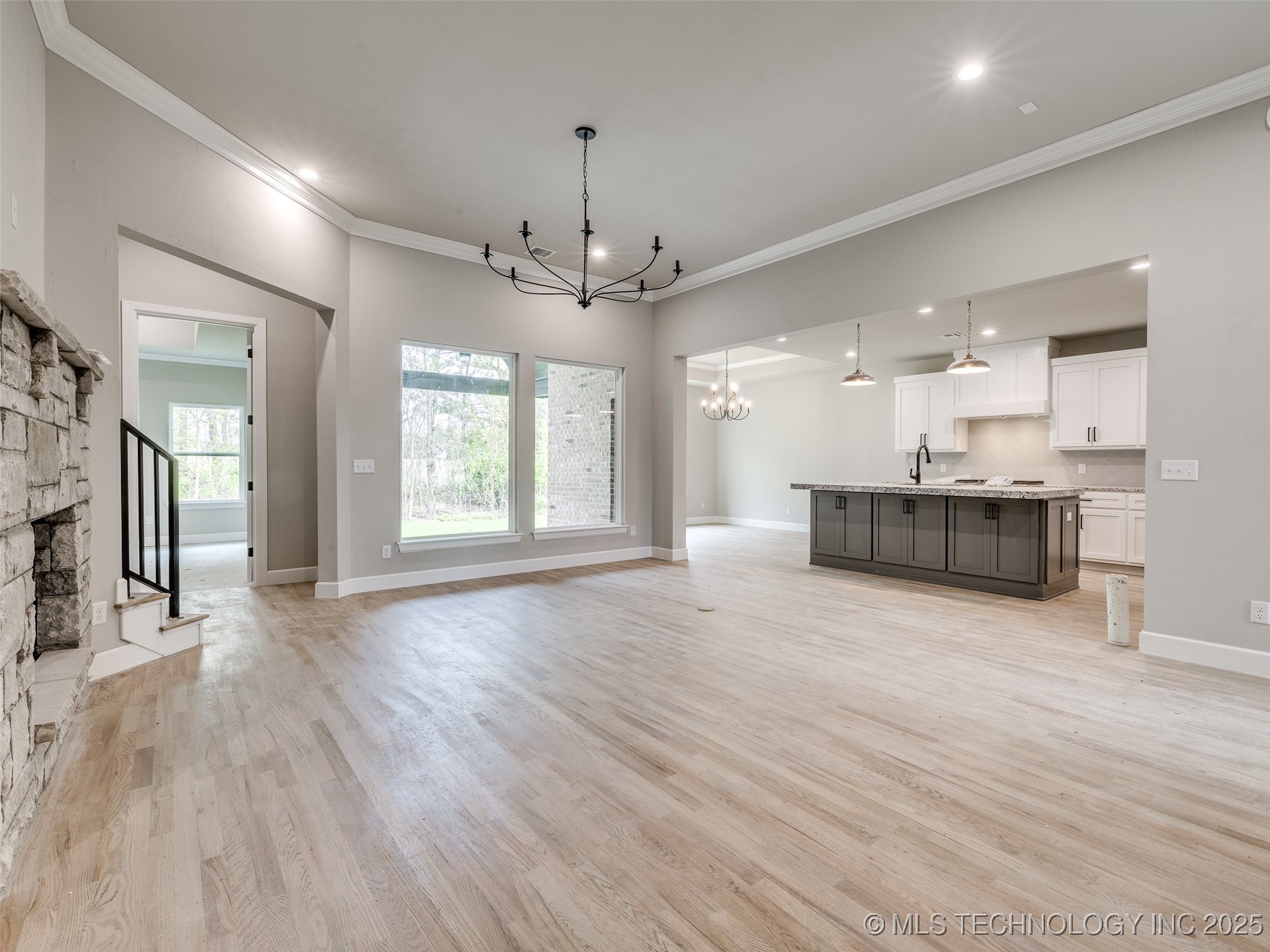 7119 S Tamarack Avenue Property Photo 14