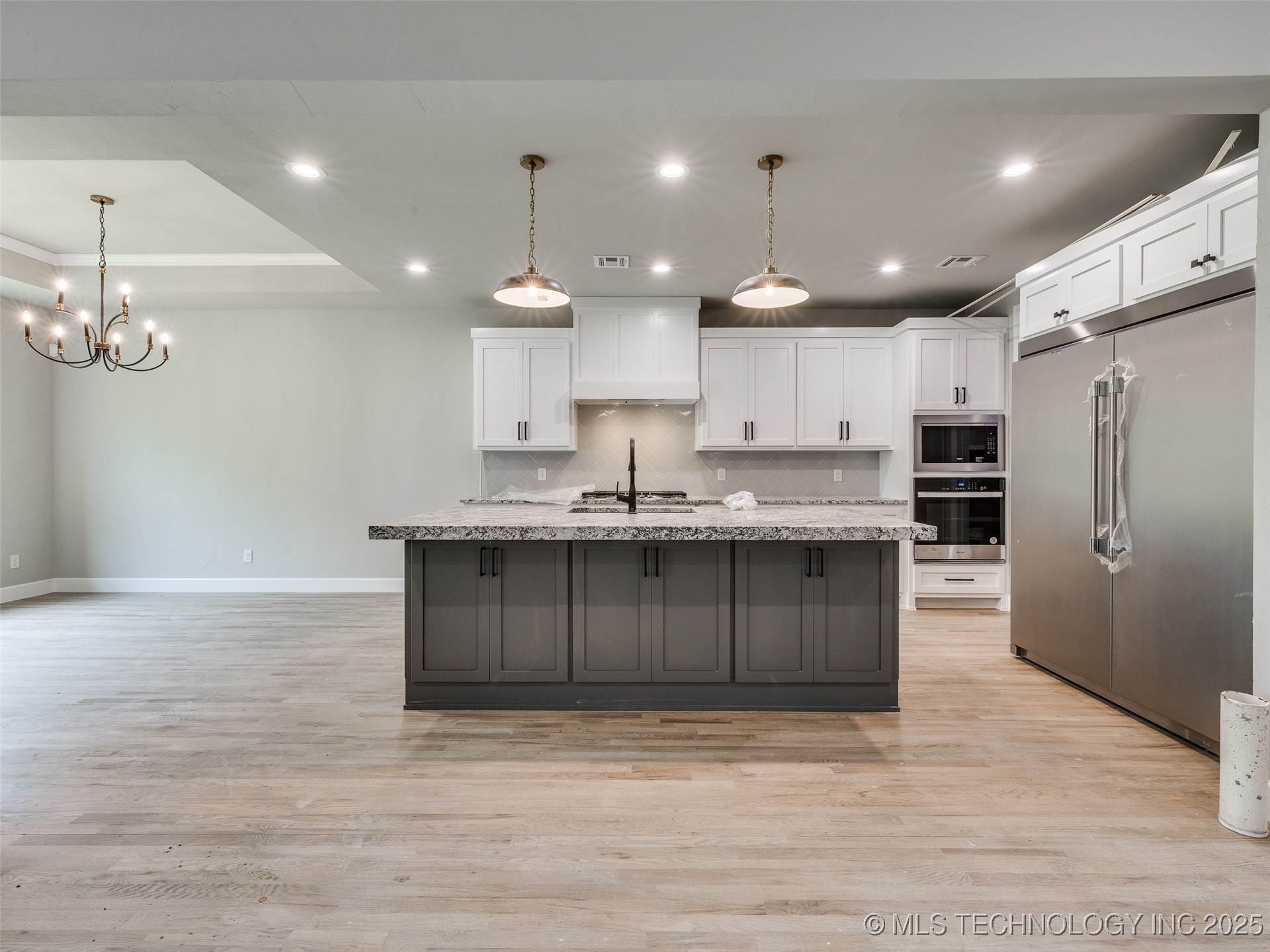 7119 S Tamarack Avenue Property Photo 20