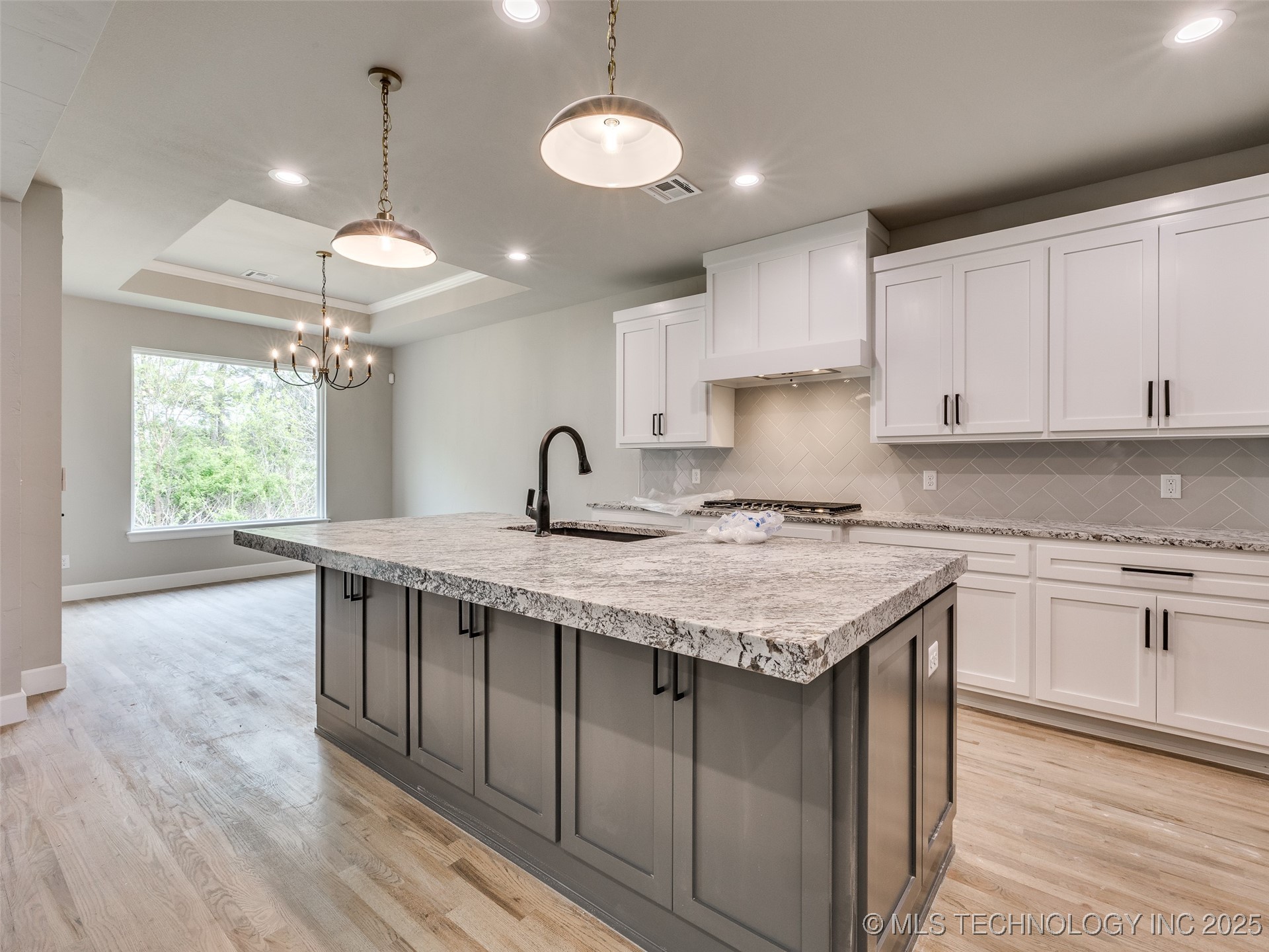 7119 S Tamarack Avenue Property Photo 23