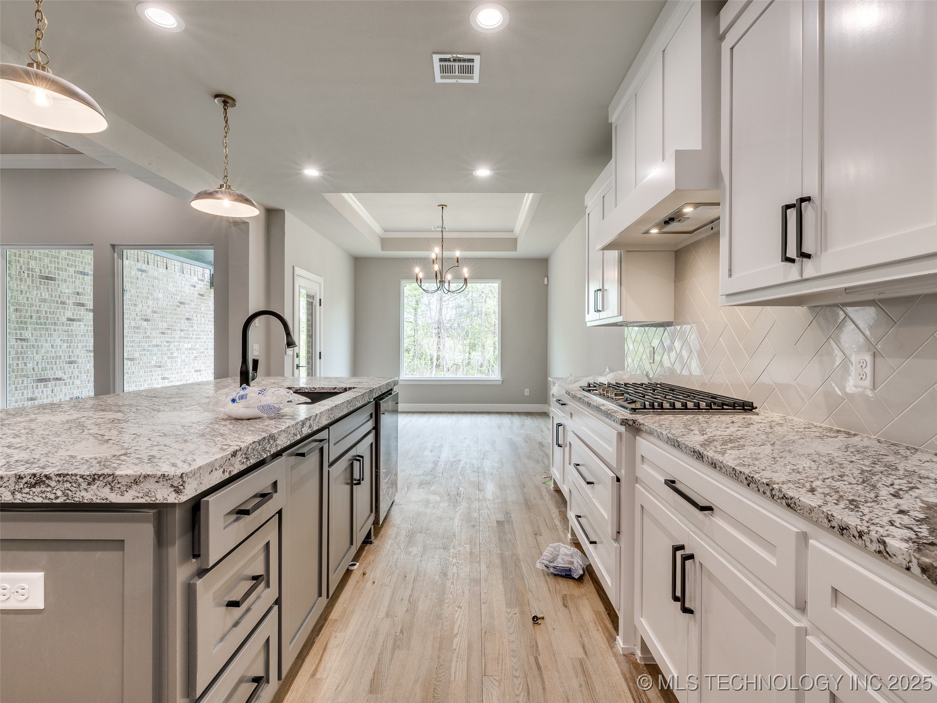 7119 S Tamarack Avenue Property Photo 25