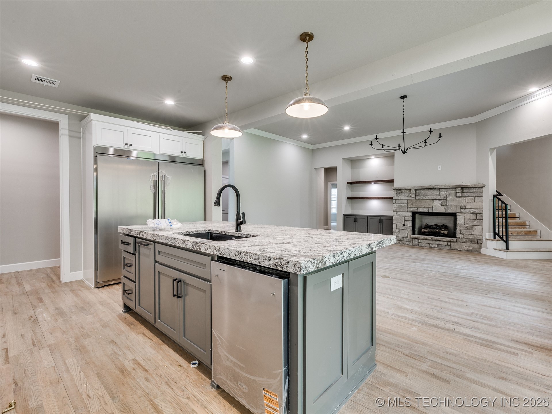 7119 S Tamarack Avenue Property Photo 31