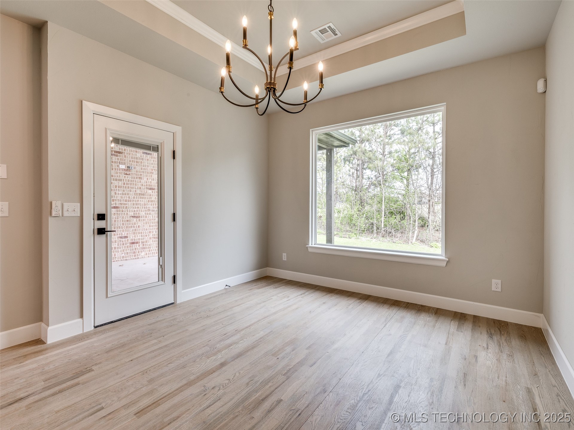 7119 S Tamarack Avenue Property Photo 32